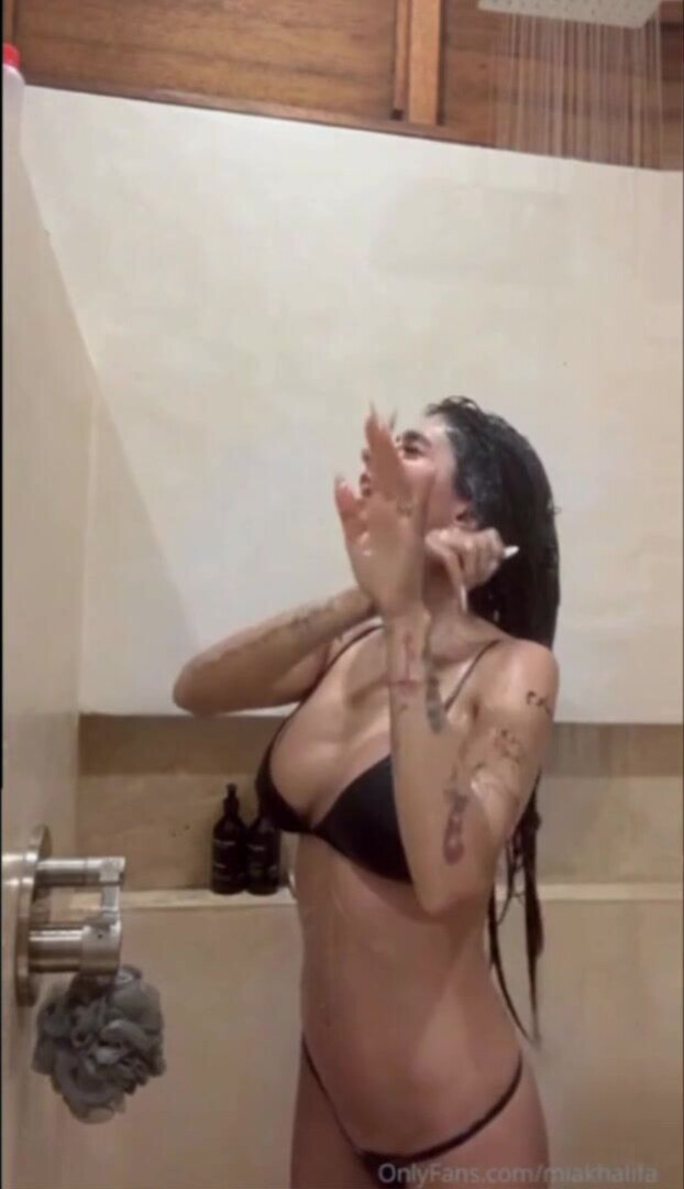 Mia Khalifa Black Bra Strip And Taking Shower - xxx
