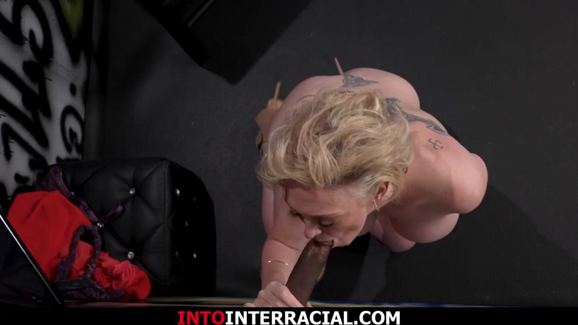 Milf Dee Williams gloryhore bbc blowjob - interracial - gloryhole - bbc - big cock - big tits - mature - deepthroat - shaved - petite - blonde