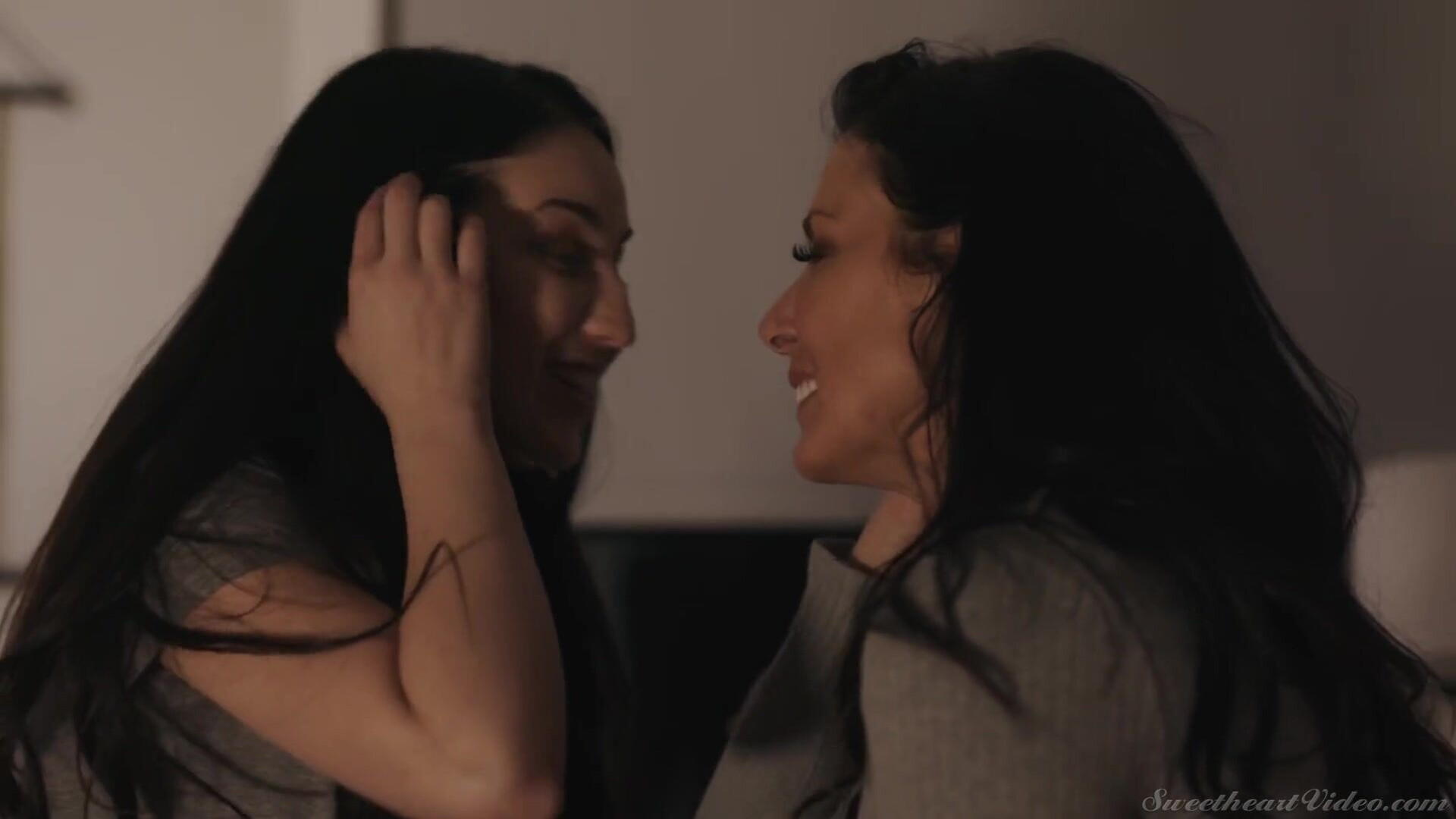 Reagan Foxx & Jade Baker Mother Lover Society 20 Scene 4 Confessions! - cunnilingus