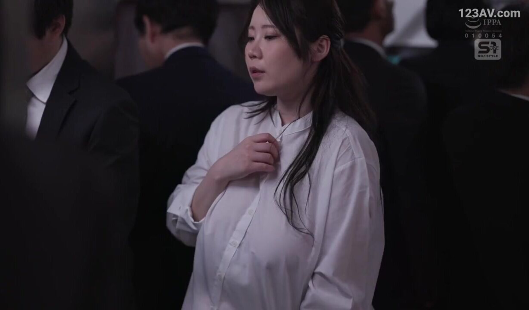 SONE 508 A crowded last train A drunk and loose offic - asian