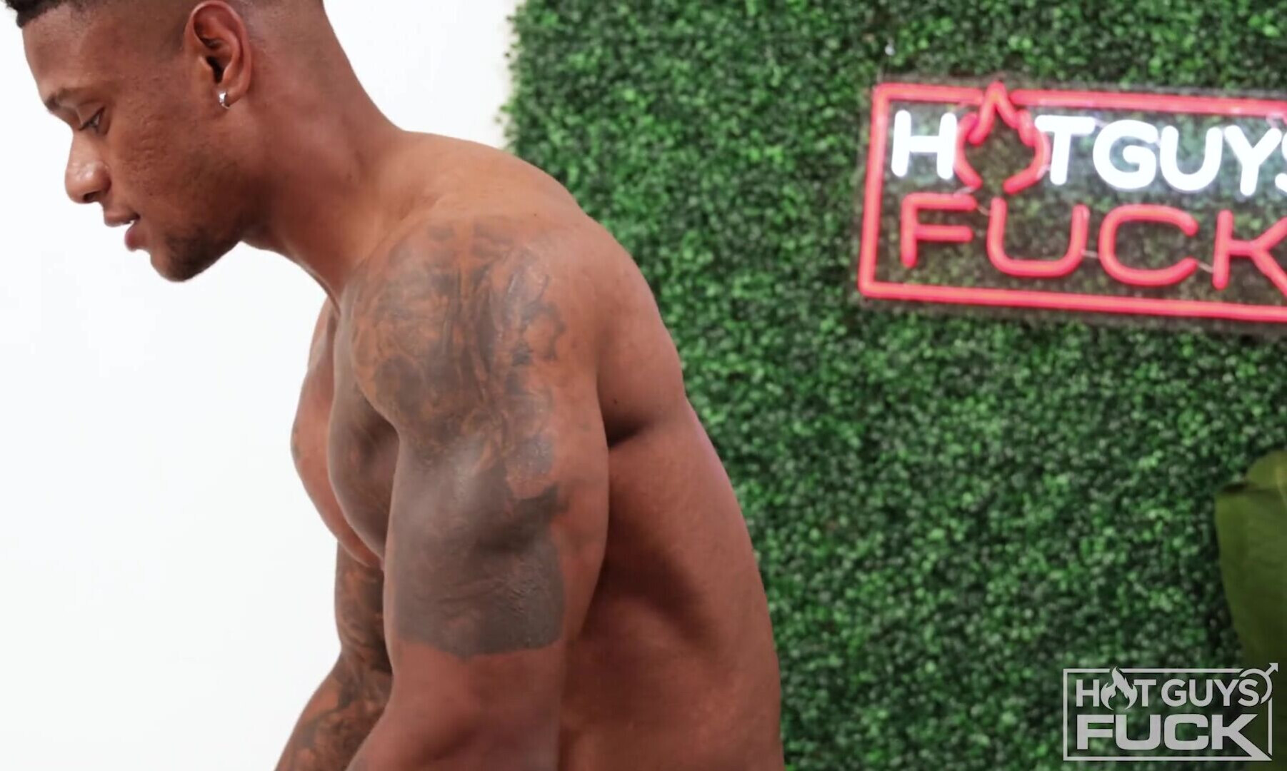 Shredded Calvin Beckham Needs Another Hot Fuck With Curvy Melody Foxx - pawg