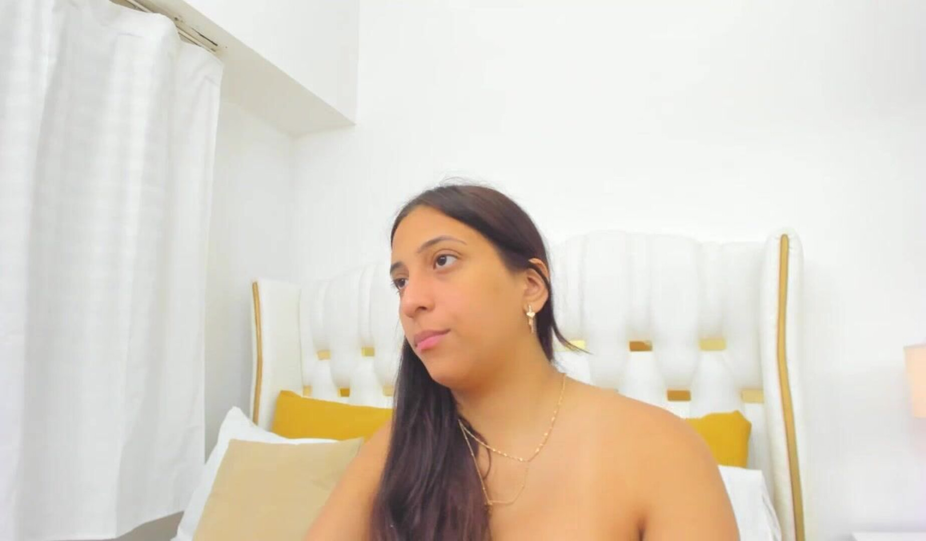 elianaasuarez 2026 01 11 00h17m59s - webcam
