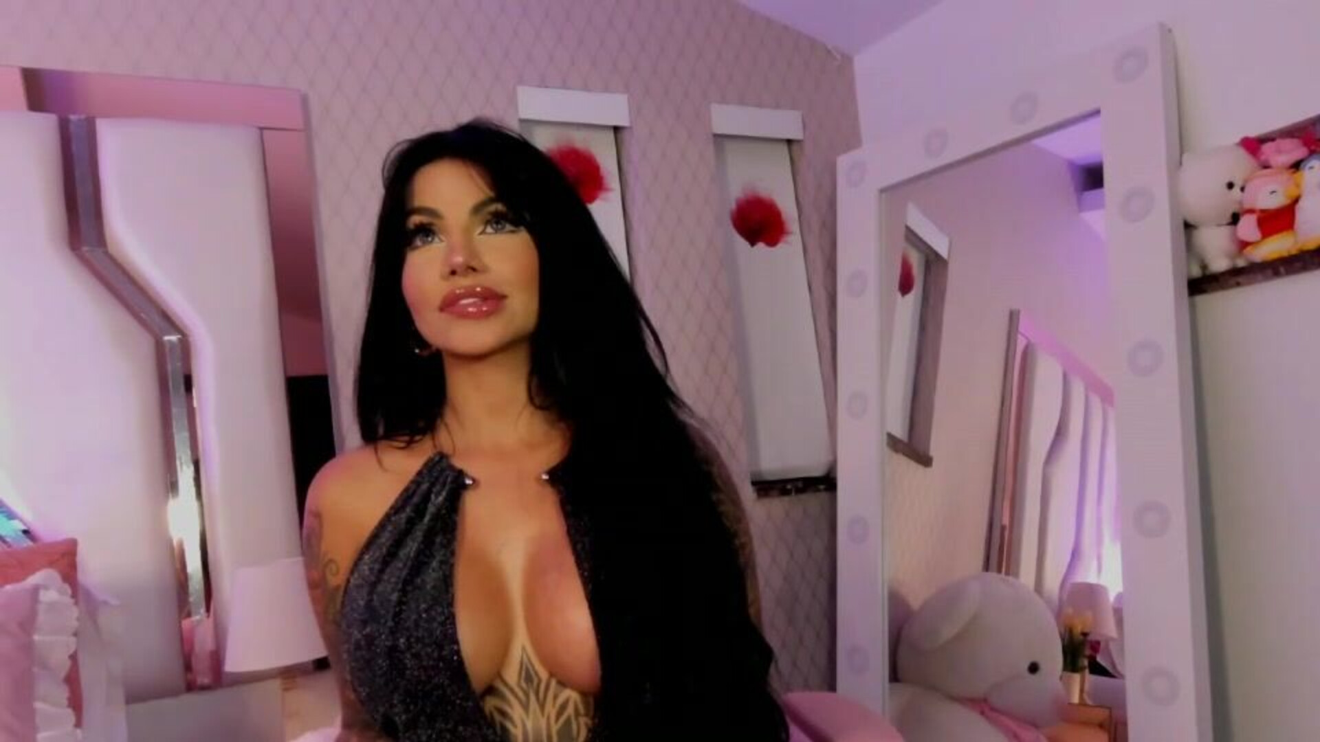 mariale q 2025 11 25 23h37m33s - webcam