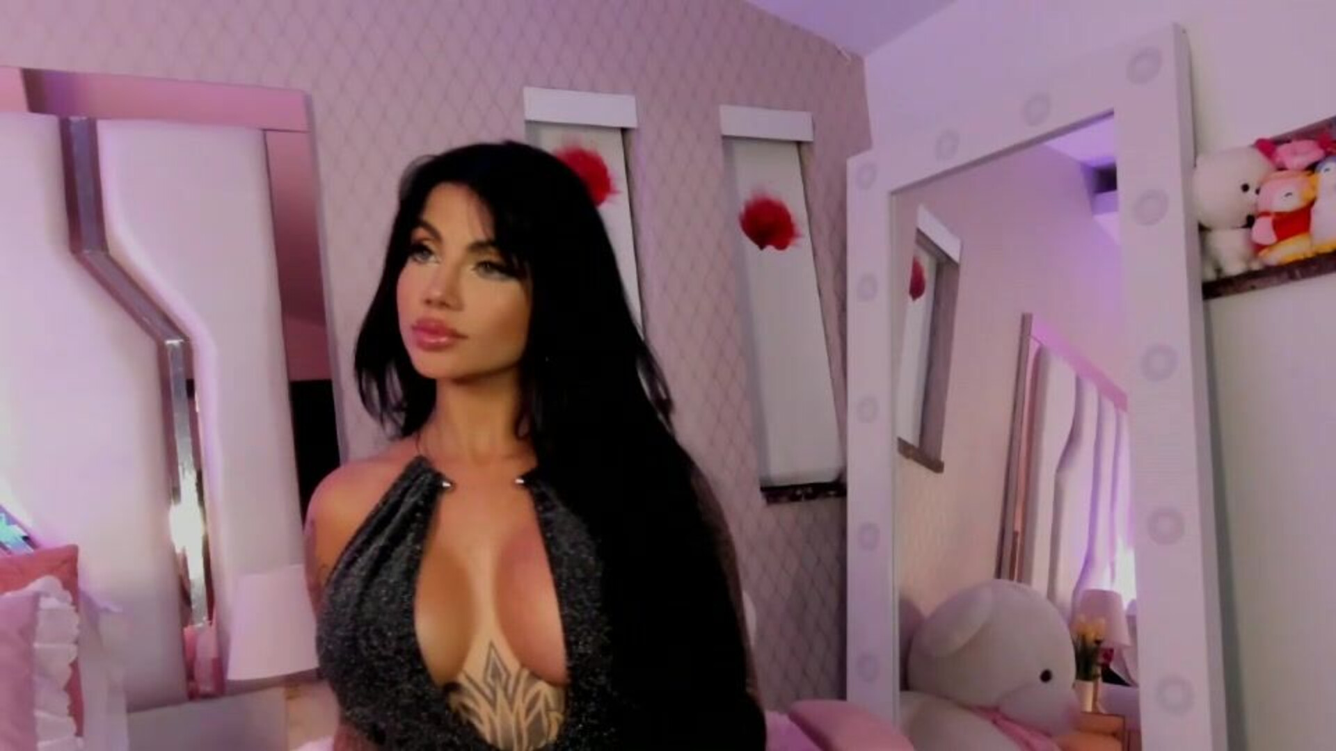 mariale q 2025 11 25 23h37m33s - webcam