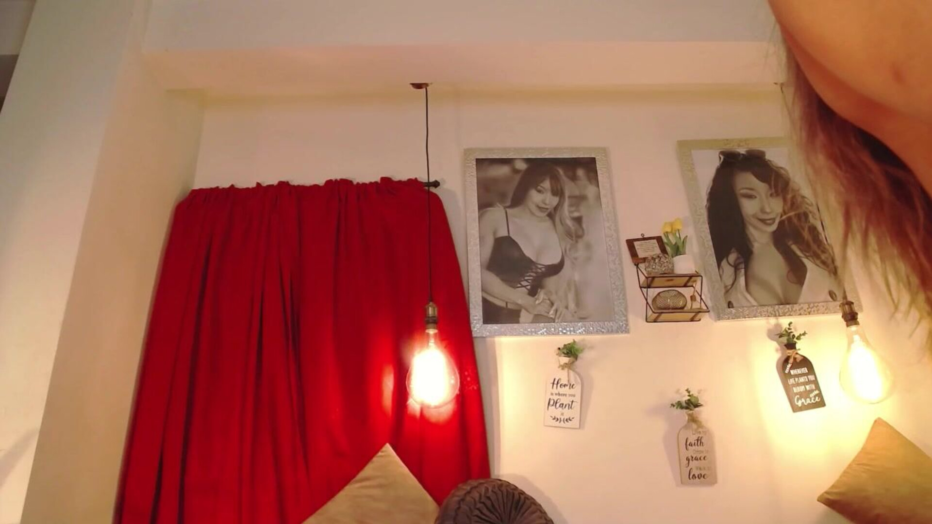 selenarossi 2025 11 22 04h47m04s - webcam