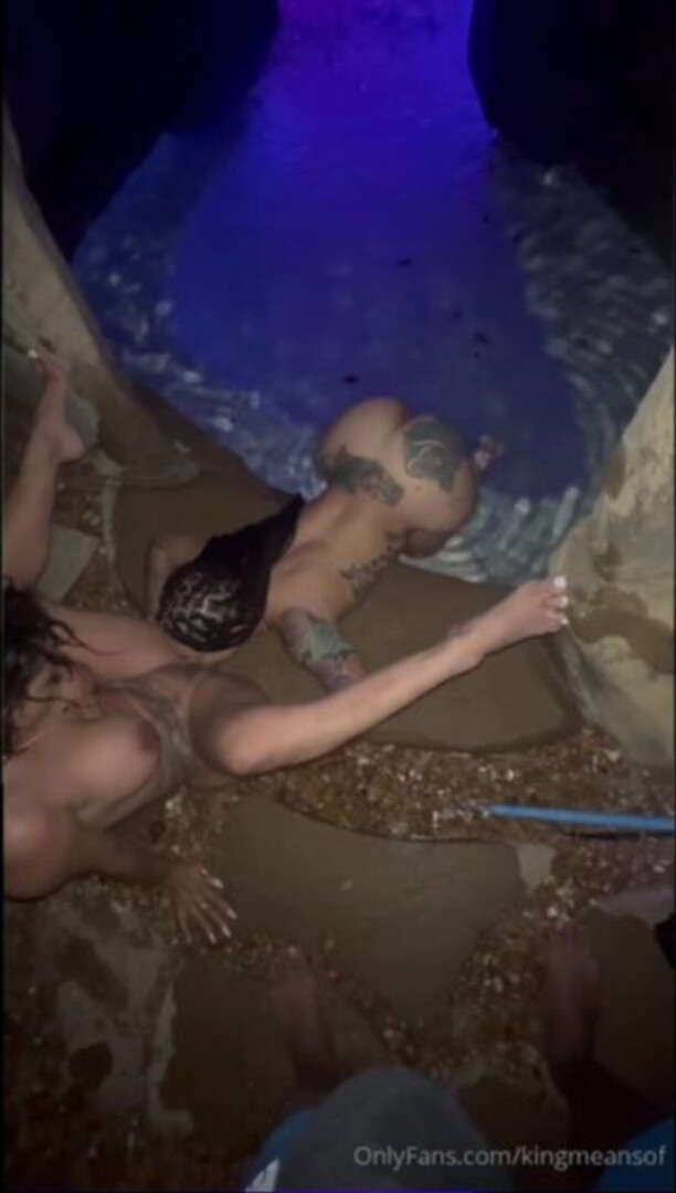 threesome in the jacuzzi - big ass - big tits - blowjob - sex - fuck