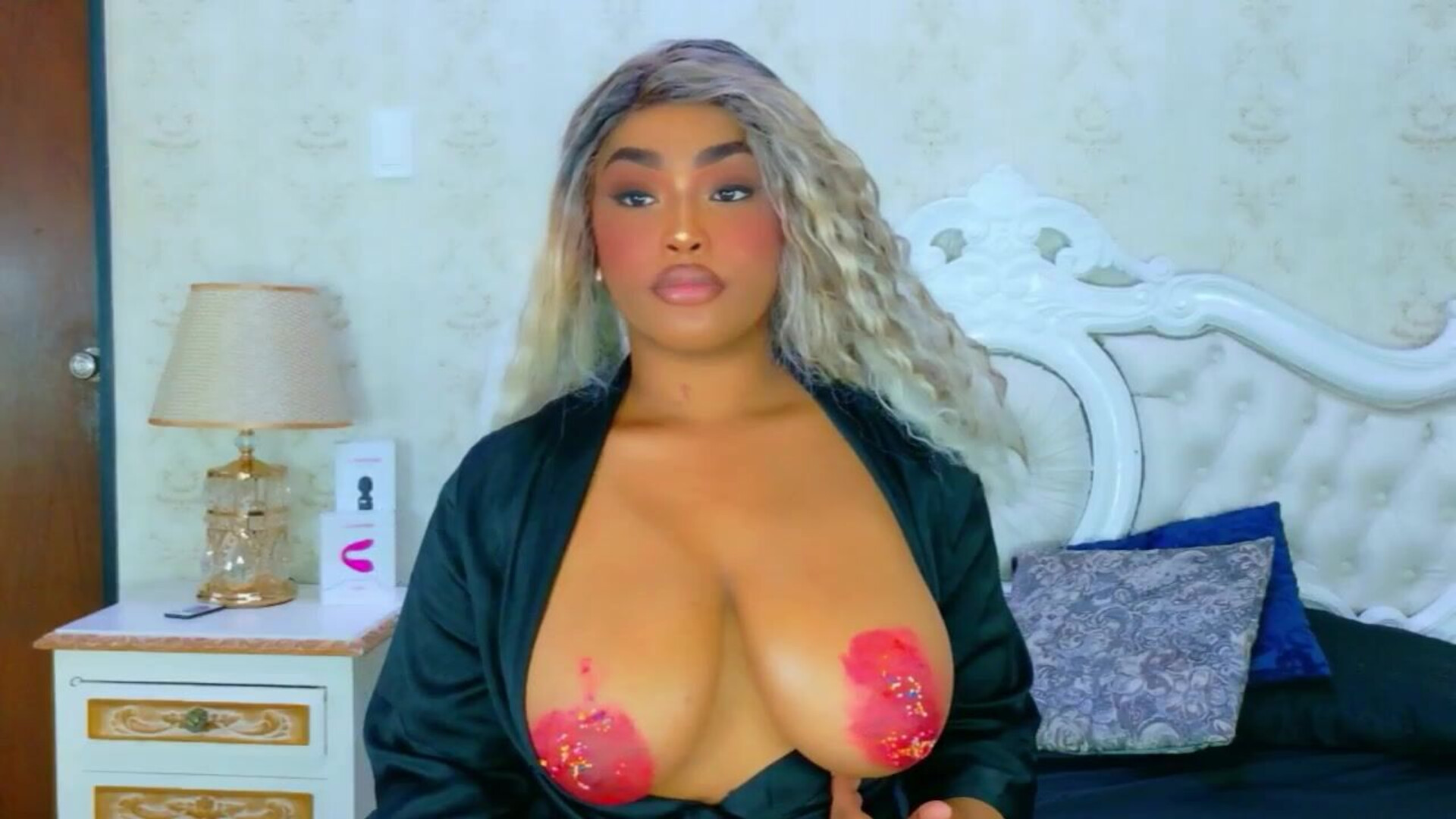 tianah glow 2025 12 24 14h45m14s - webcam