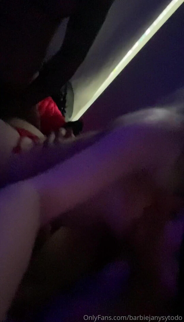 BarbieJanysytodo recibiendo lechita de a dos - trans - blowjob - latin