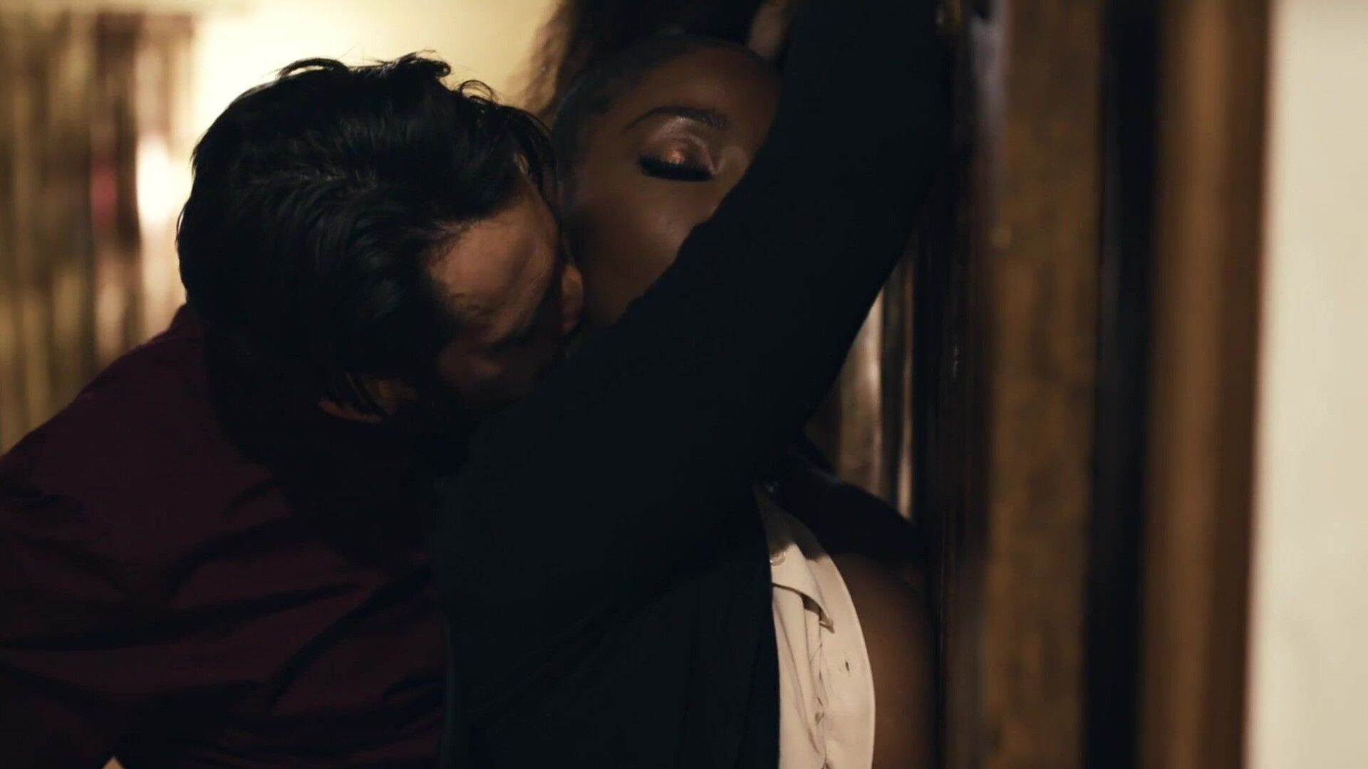 Busty Ebony Real Estate Agent Fucked By Her Customer - black - ebony - big tits - lingerie - blowjob - cumshot - milf - big ass - erotic