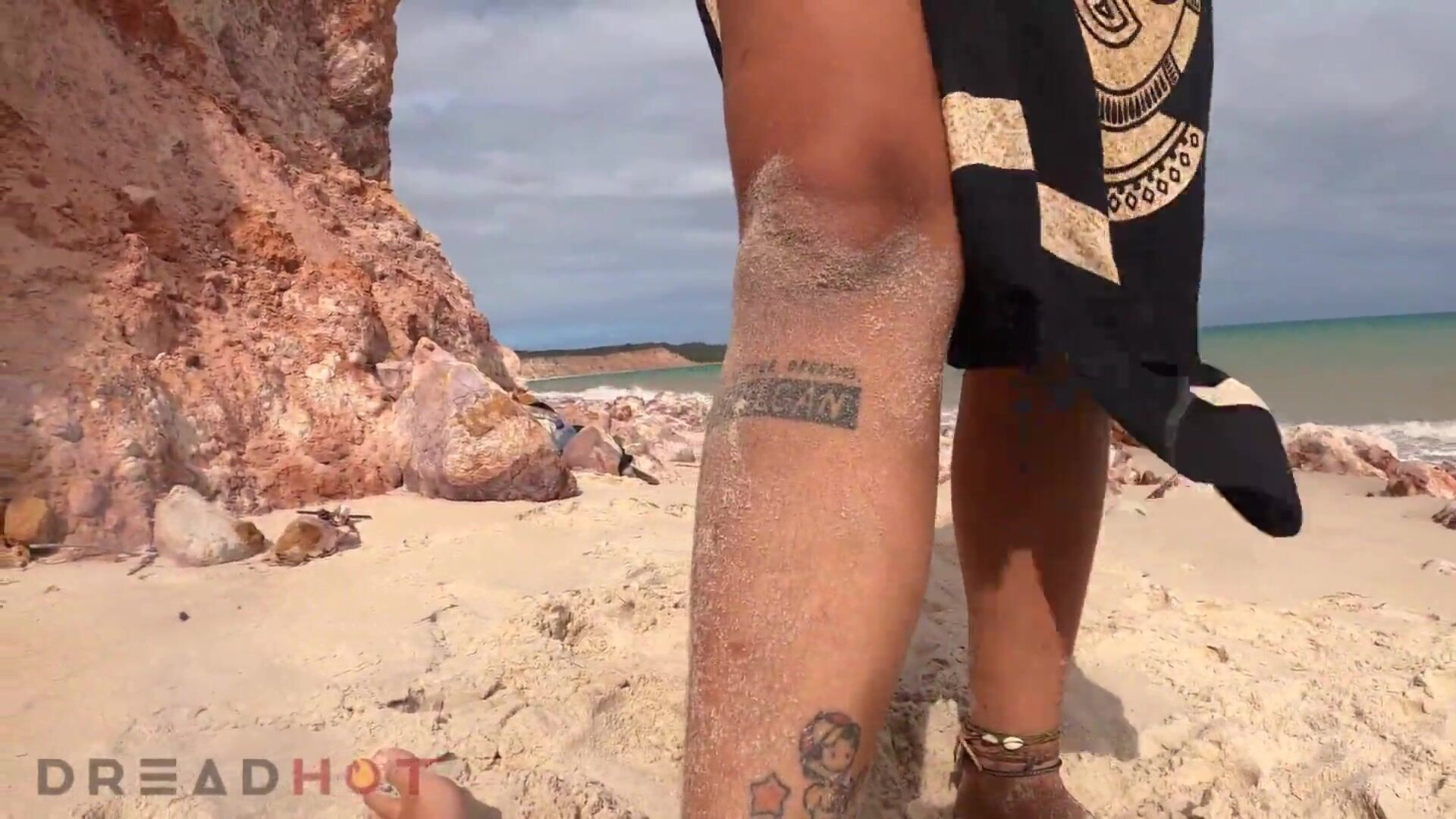 DH 56 Beautiful and deserted beach, let's record sex then 1080p - public - brunette - beautiful - blowjob