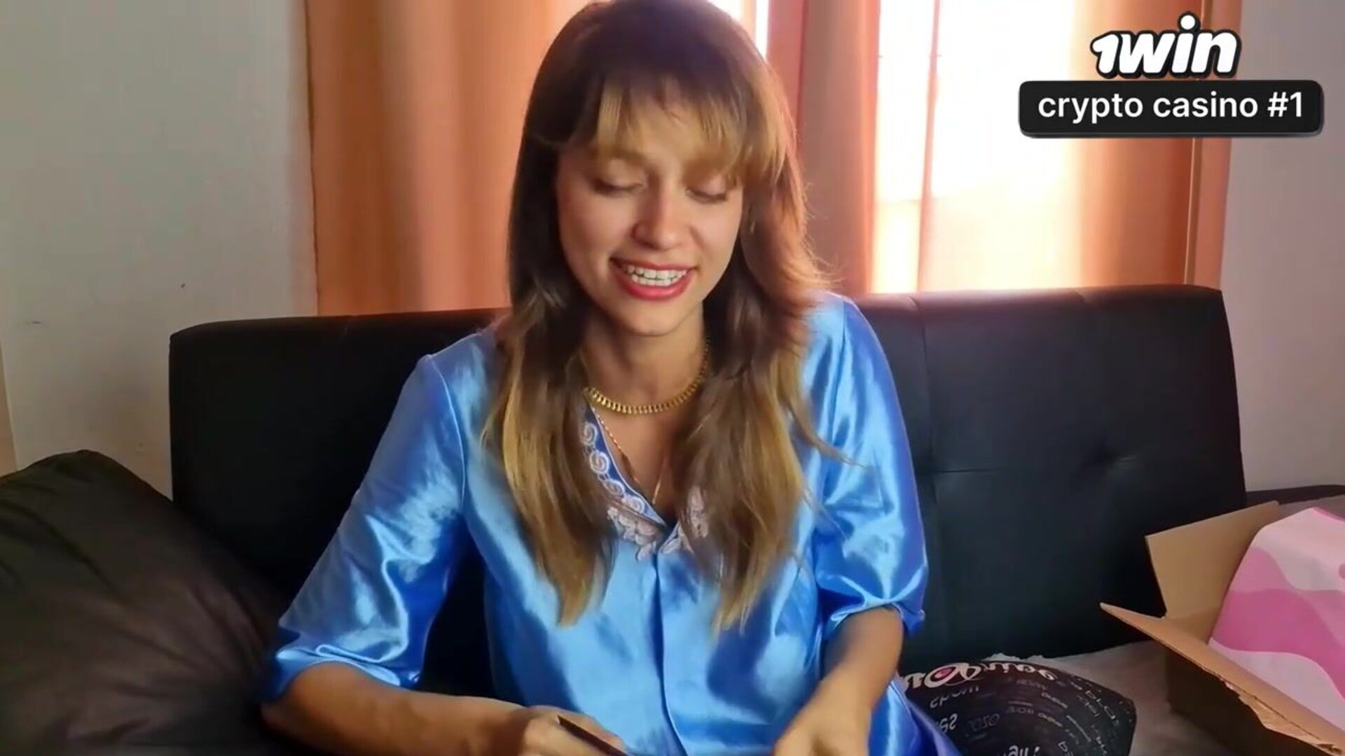 Desembalando a Magic Wand com orgasmo intenso e ejaculação feminina em vídeo brasilei - hardcore - female ejaculation - latina gostosa - amadoras verificadas - sex toy unboxing - orgasmo feminino - brasileiras - brinquedo sexual - esguicho