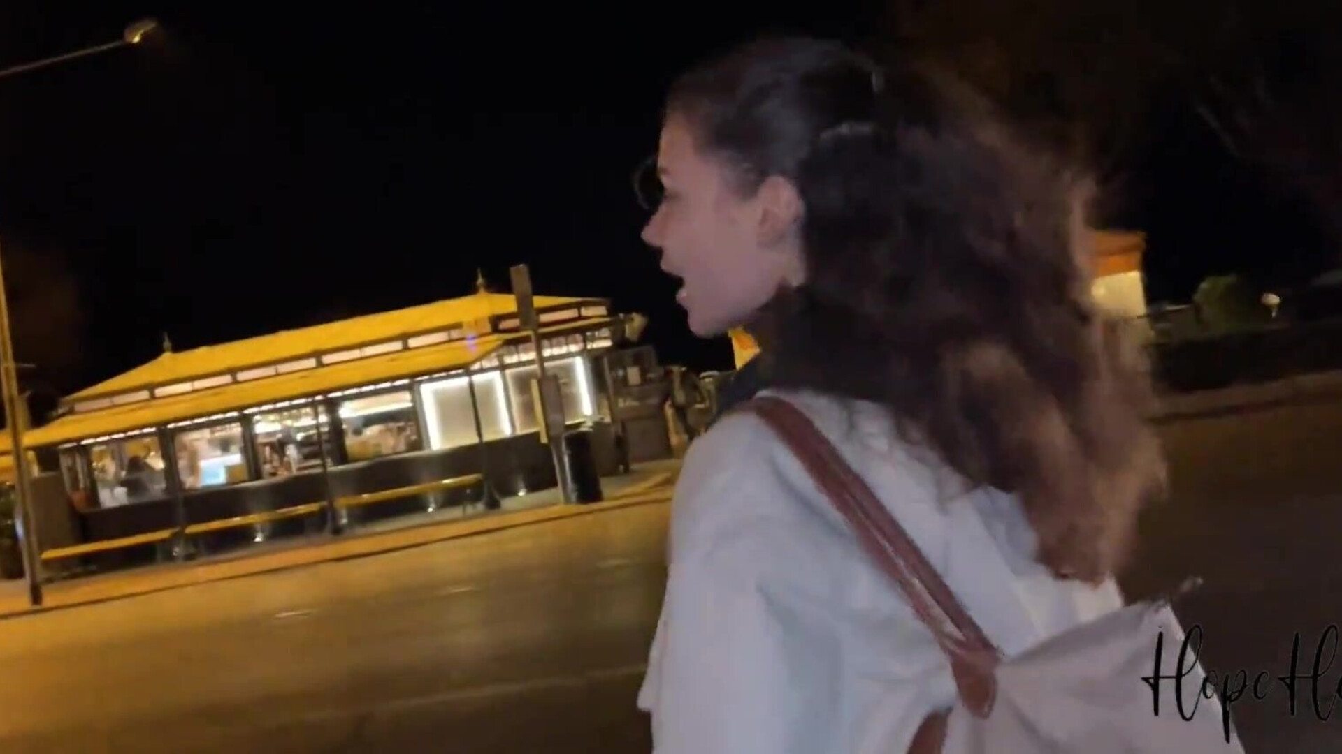 HopeHeaven Schneller oeffentlicher Fick und Face Spermawalk - brunette