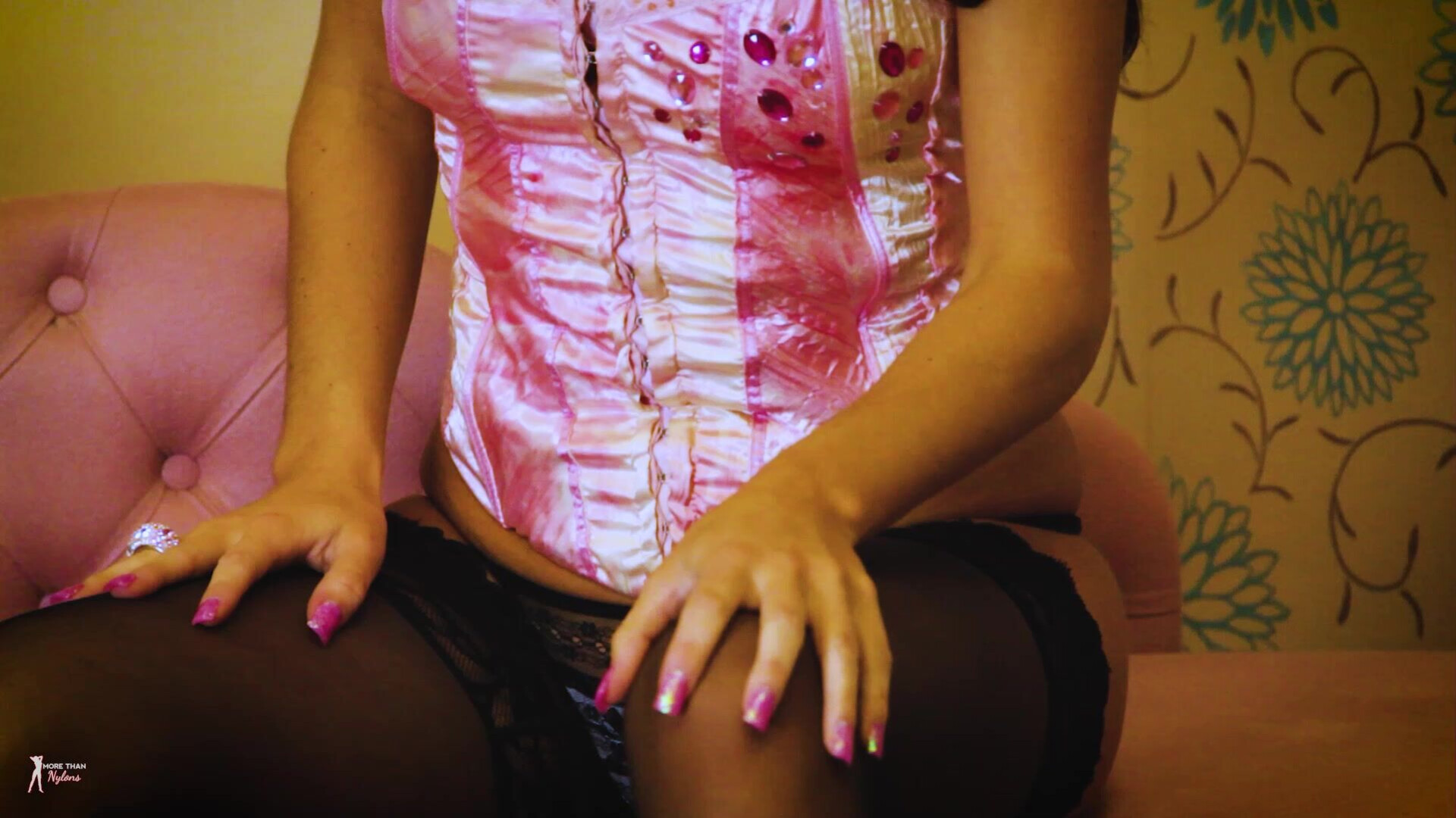 Jamie Jenkins Pretty in Pink BTS - jamie - jenkins - pretty - in - pink - bts