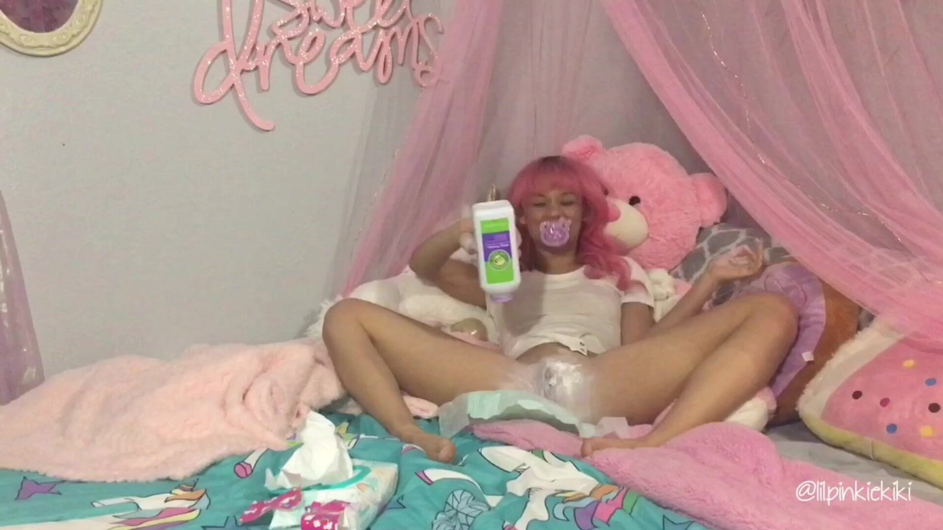Kiki Cali Beddietime By Myselfie - brunette - masturbation