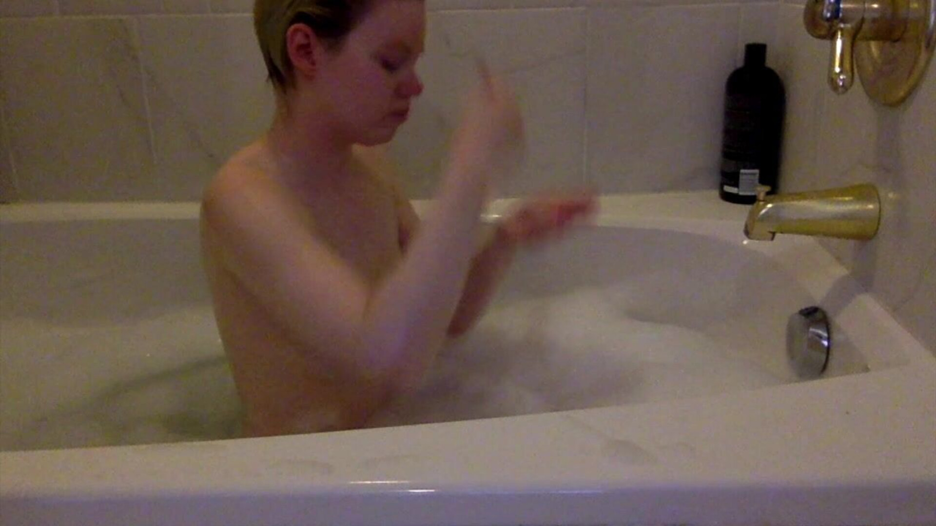 Pearl Sinclair Naughty Bubble Bath Shave And Play - solo - masturbation - amateur