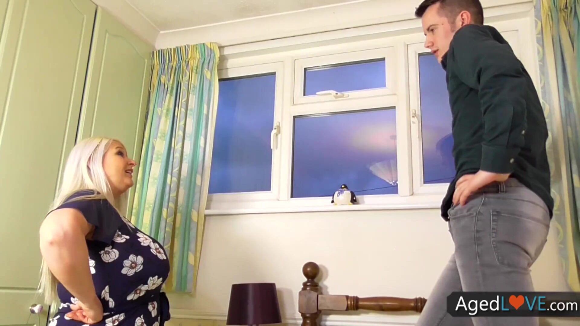 Sammy Sanders Busty Gorgeous Sammy Flirting With Guy - mature - blowjob - mom