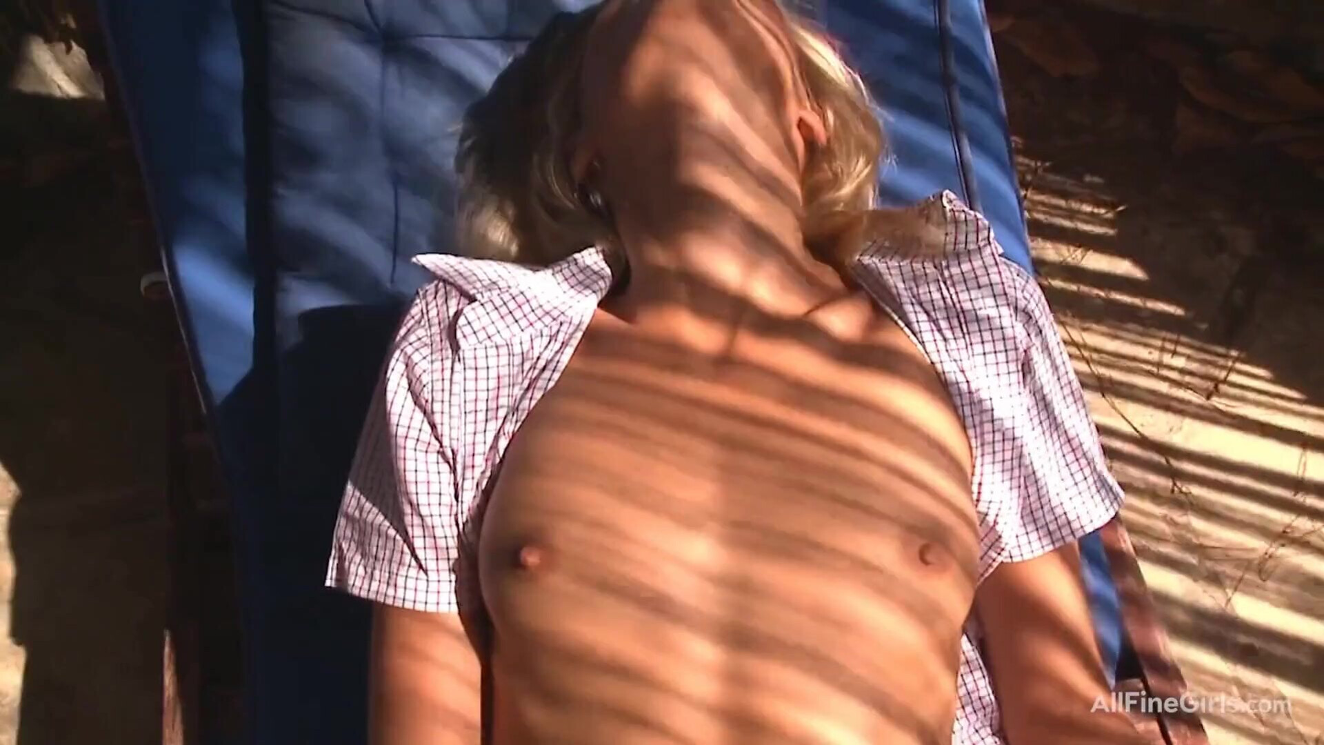 Sasha Blonde In Shade - teen - babe