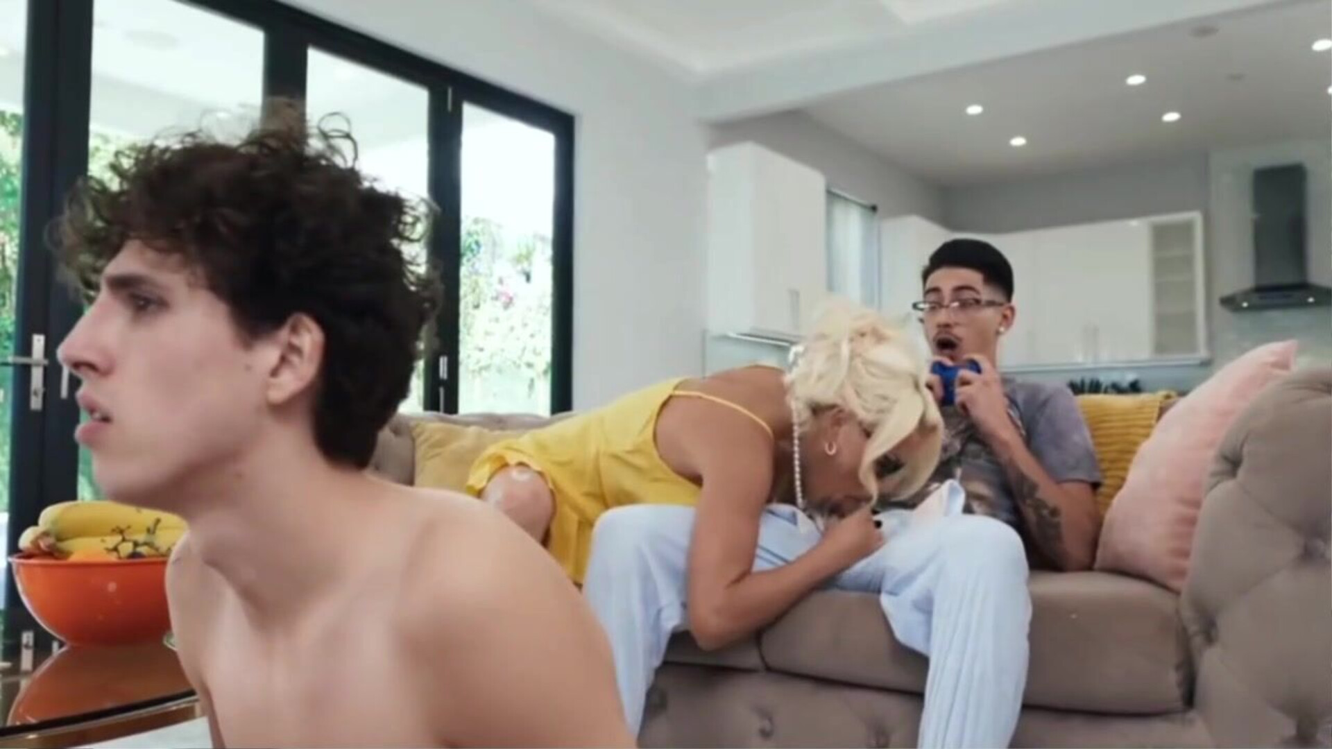 Taylor Vixxen The Elephant Dude - big ass - big tits - blowjob - sex - fuck