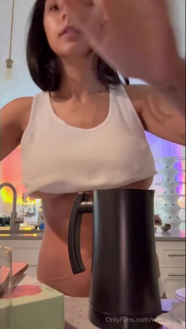 Underboob Tease Scene - big ass - big tits - blowjob - sex - fuck