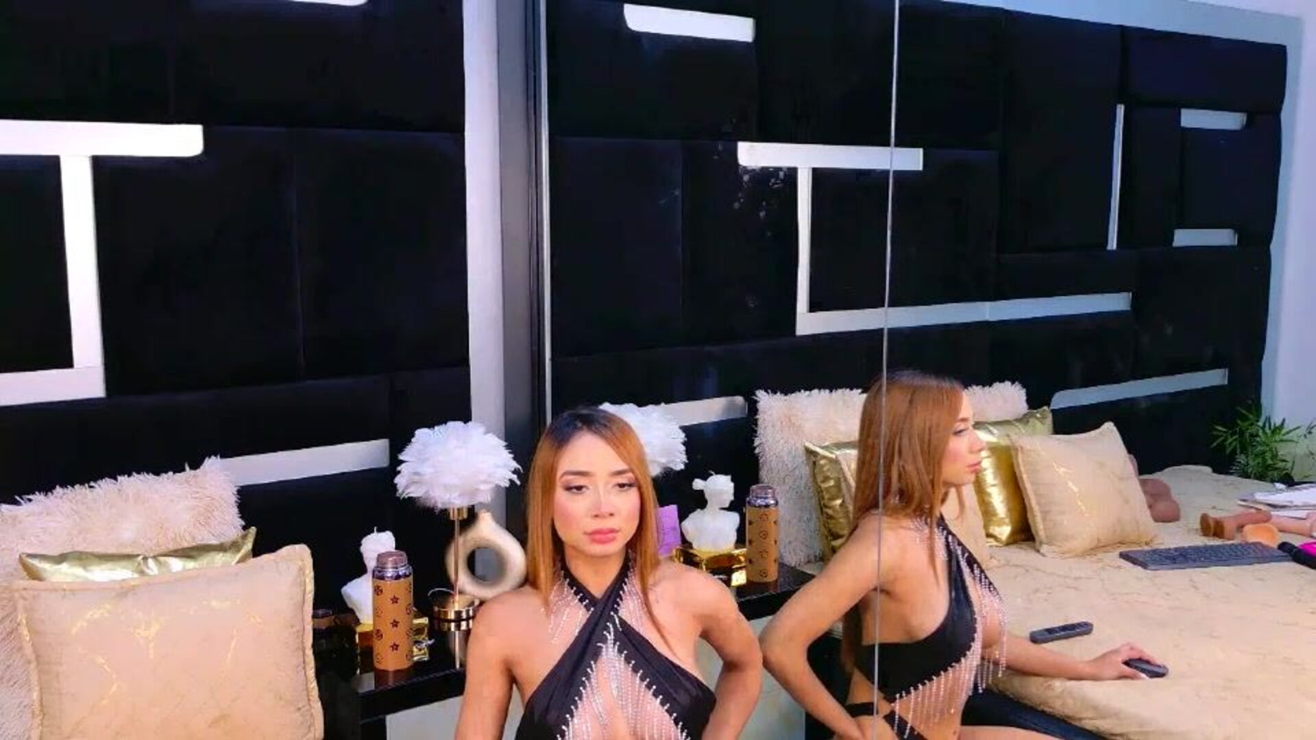 alanaferrara 2025 12 02 22h12m58s - webcam