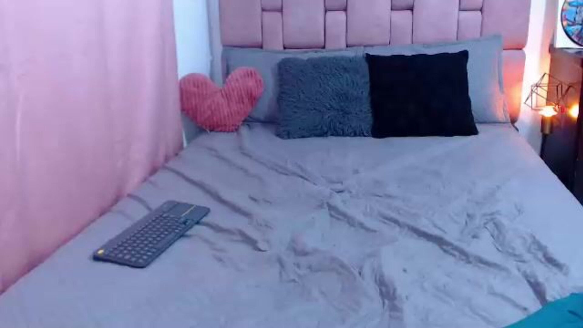 amy roger 2026 01 06 19h59m19s - webcam