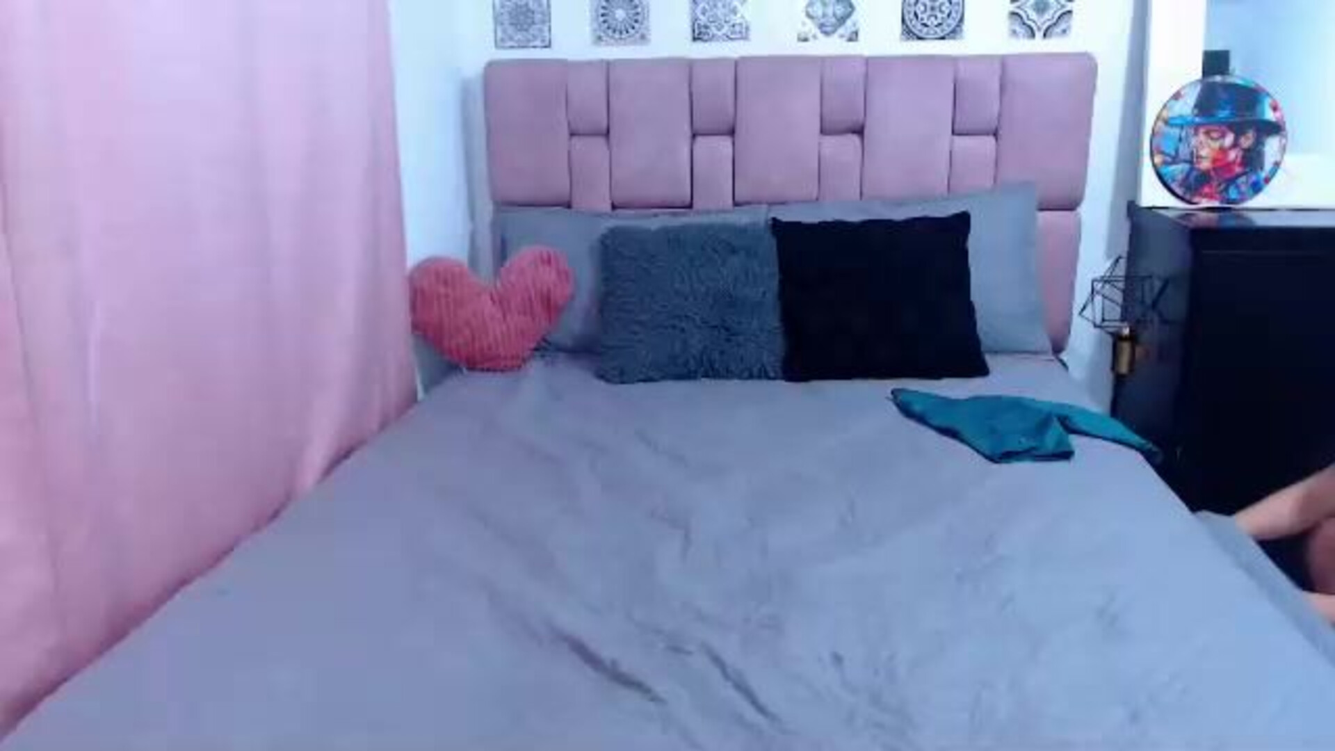 amy roger 2026 01 06 19h59m19s - webcam