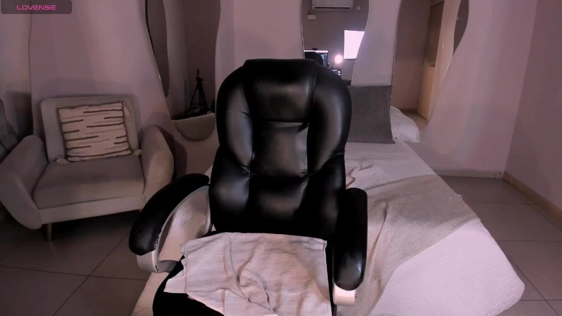 s01m41h30 91 40 6202 xocettolrahc - webcam