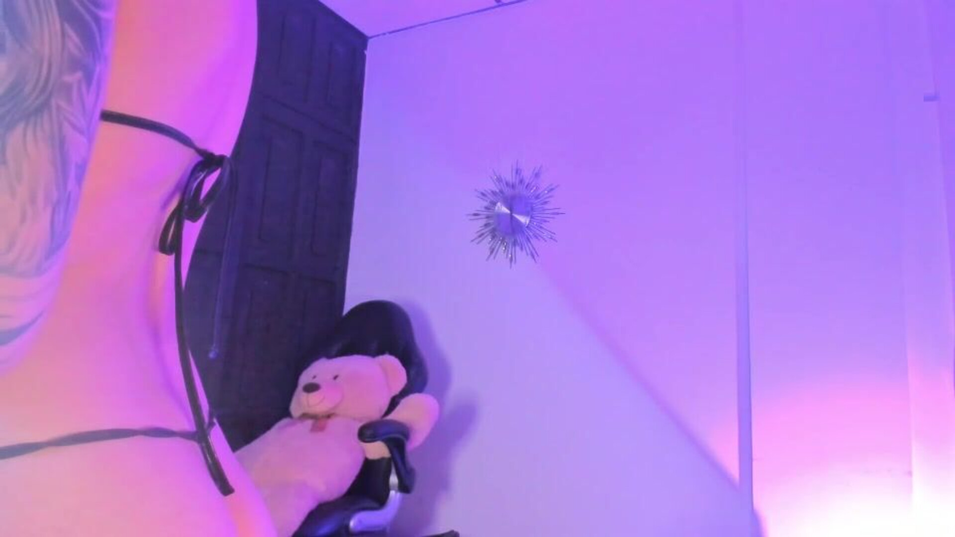 samanthawestx 2025 11 27 16h43m32s - webcam