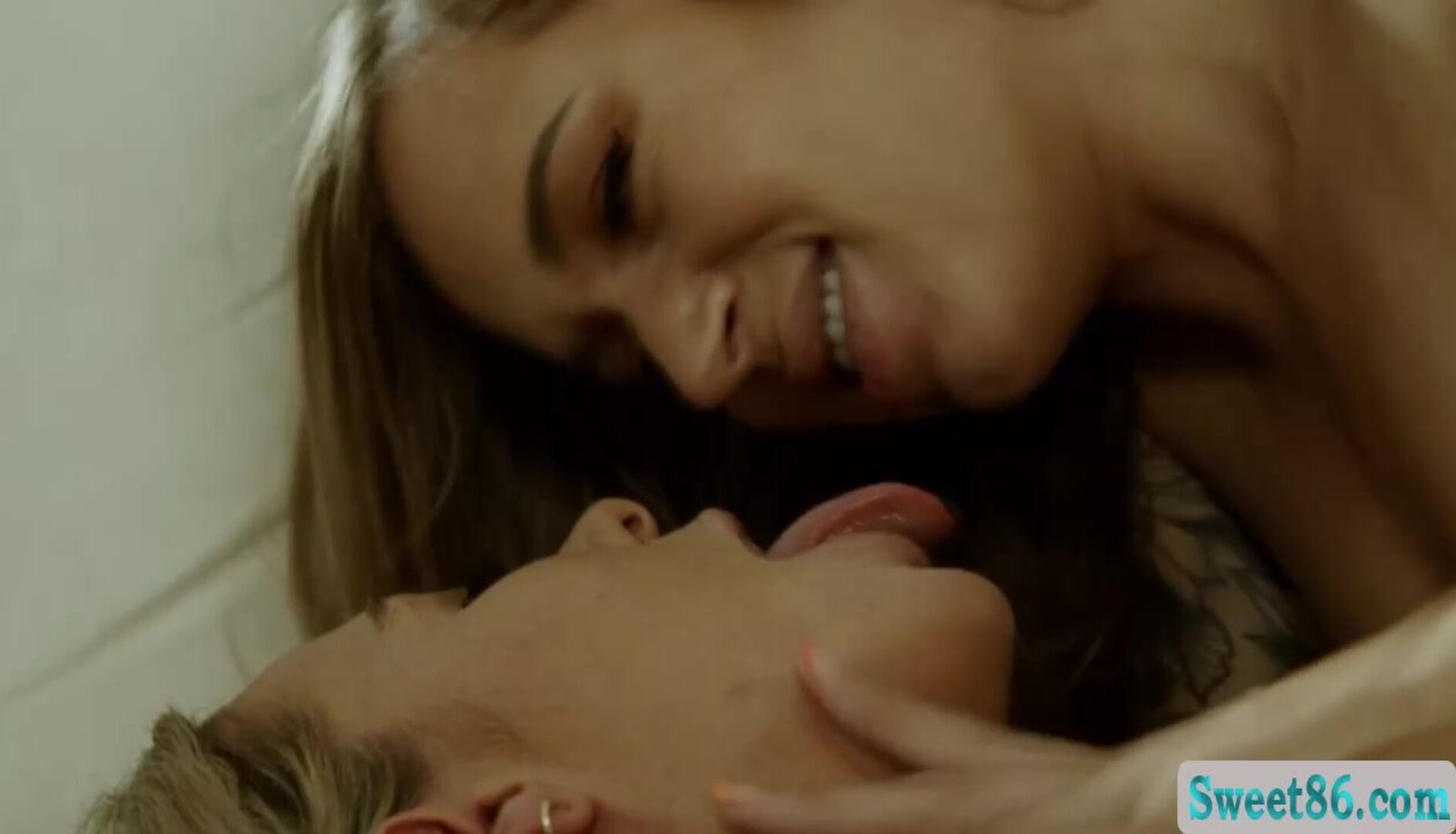 Blonde lesbian friends pussy licking 69 - lesbian - ass - teen - oral sex - face sitting - 69 - tattoo - blonde - small tits - pussy licking