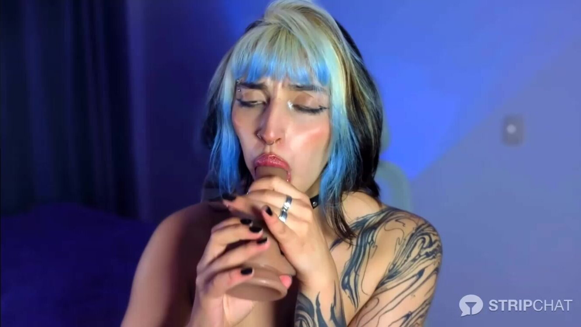 Blueee cat 19 11 2025 camgirl tetona - cam - camgirl - webcam - latina - colombia - colombiana - boobs - big boobs - tits - big tits