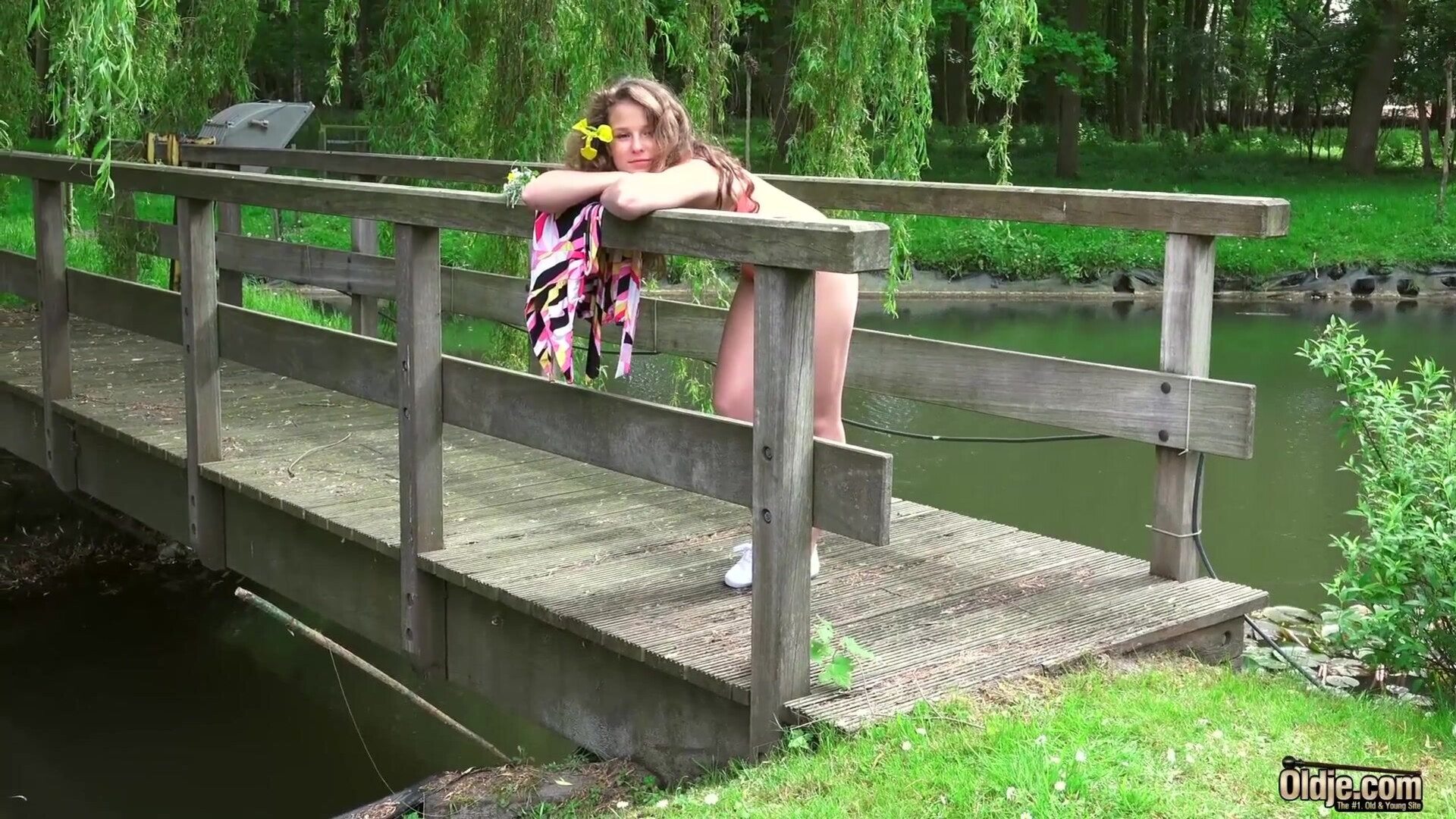Bunny Babe Bunny And The Beast - outdoor - curly - parc - grandpa - shaved pussy - blowjob - pussy licking - riding - cumshot