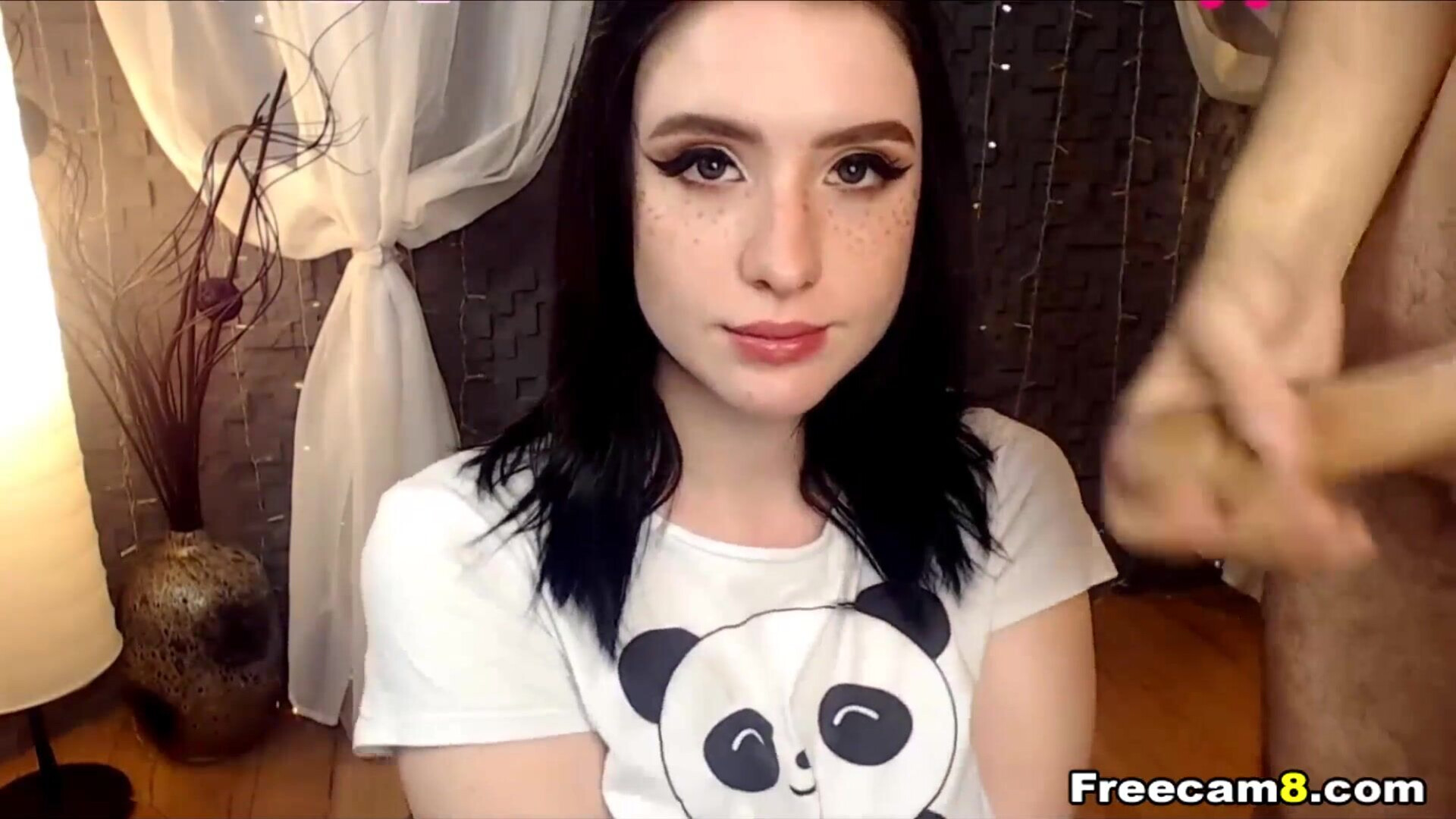 Cute chick gives an amazing blowie 1080p - brunette