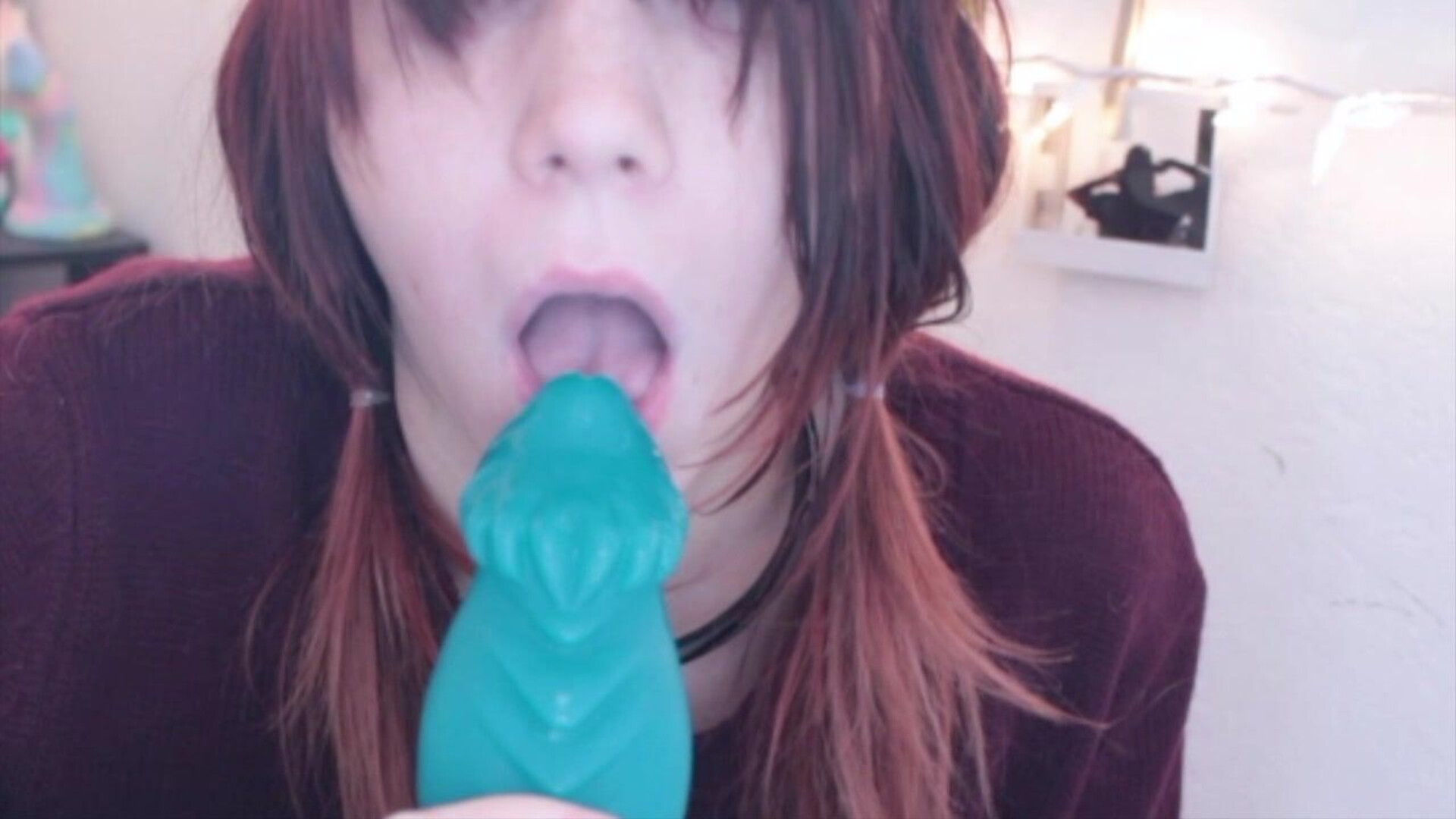 Daisy Marz Teeth - amateur - solo - small tits