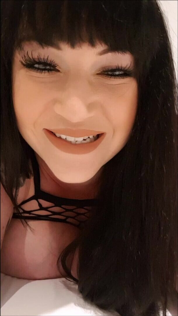 HarmonyReigns Up Close And Personal - milf - big ass - big tits
