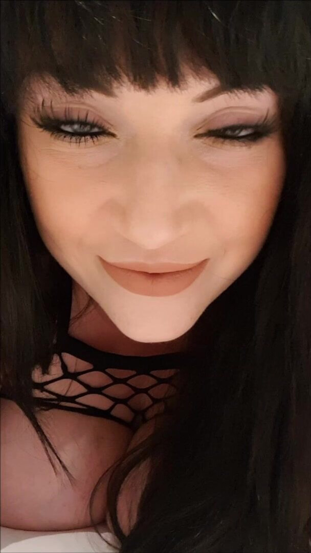 HarmonyReigns Up Close And Personal - milf - big ass - big tits