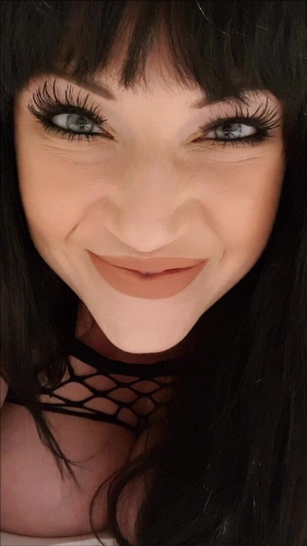 HarmonyReigns Up Close And Personal - milf - big ass - big tits