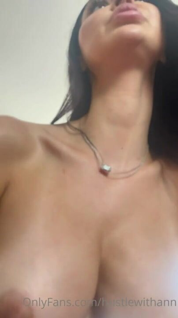 Hustlewithann VERTICAL POV - pretty face - pretty mouth - vertical