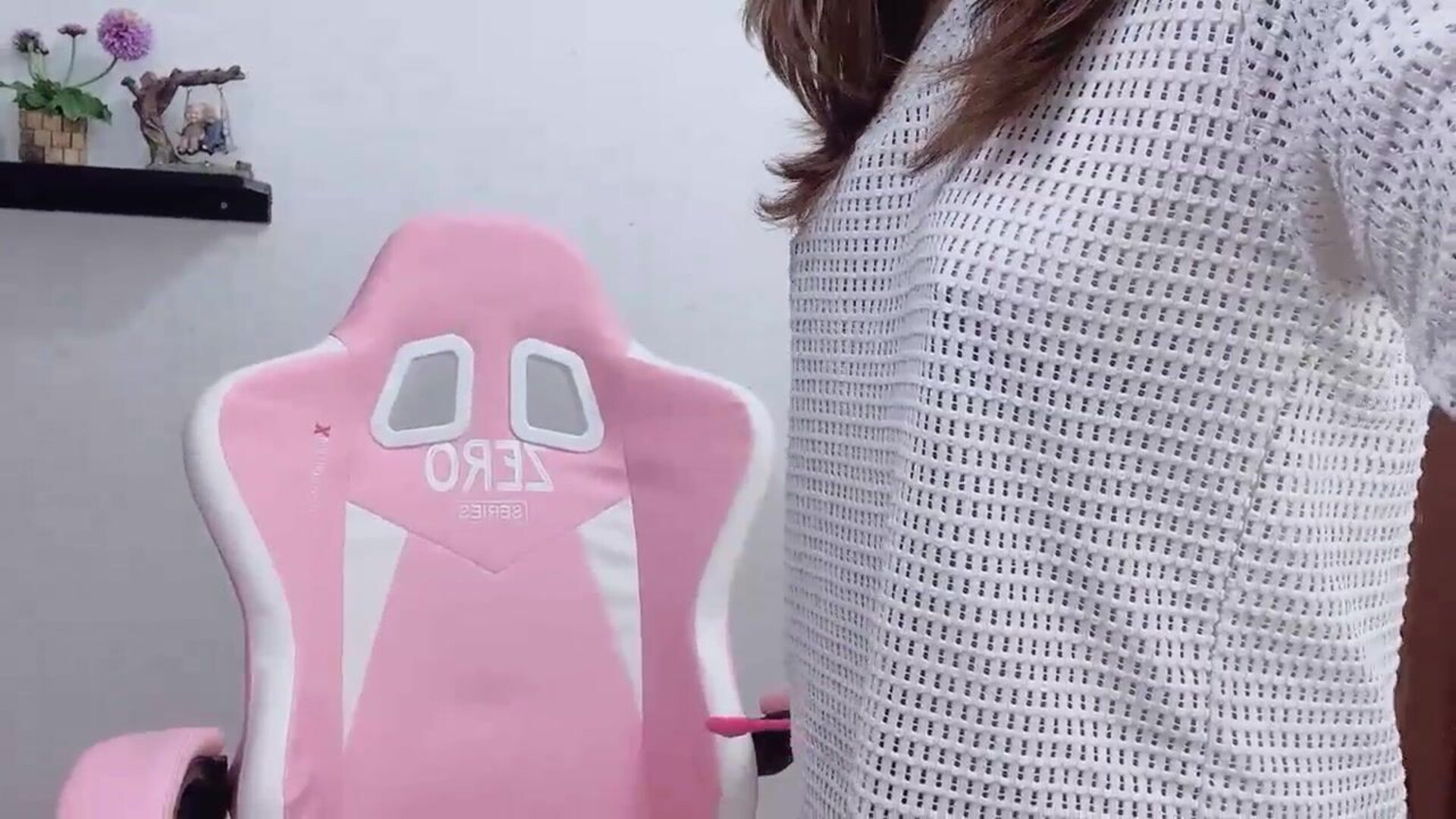 Luna 2023 06 26 2 - asian - webcam - luna