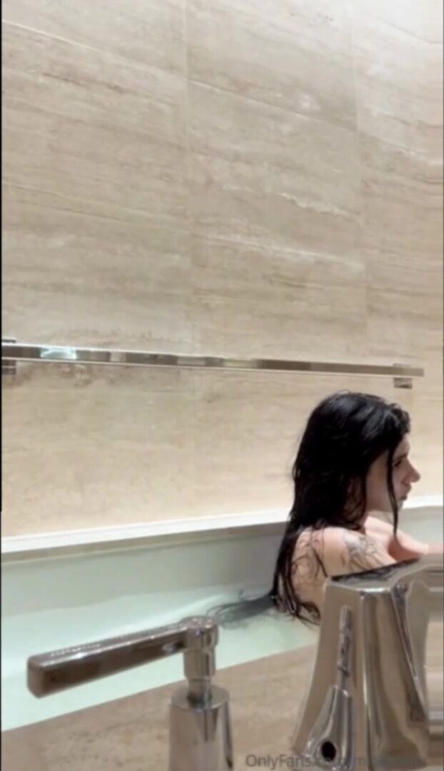 Mia Khalifa Taking A Bath - xxx