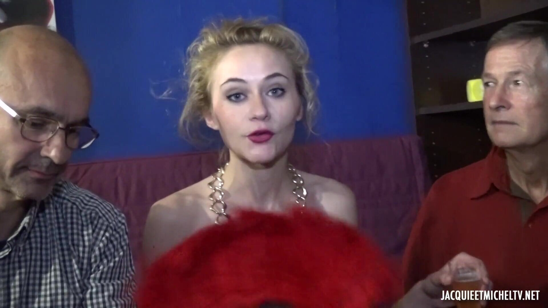 Morgane 24years old in a bisexual gangbang - milf - blowjob - big ass
