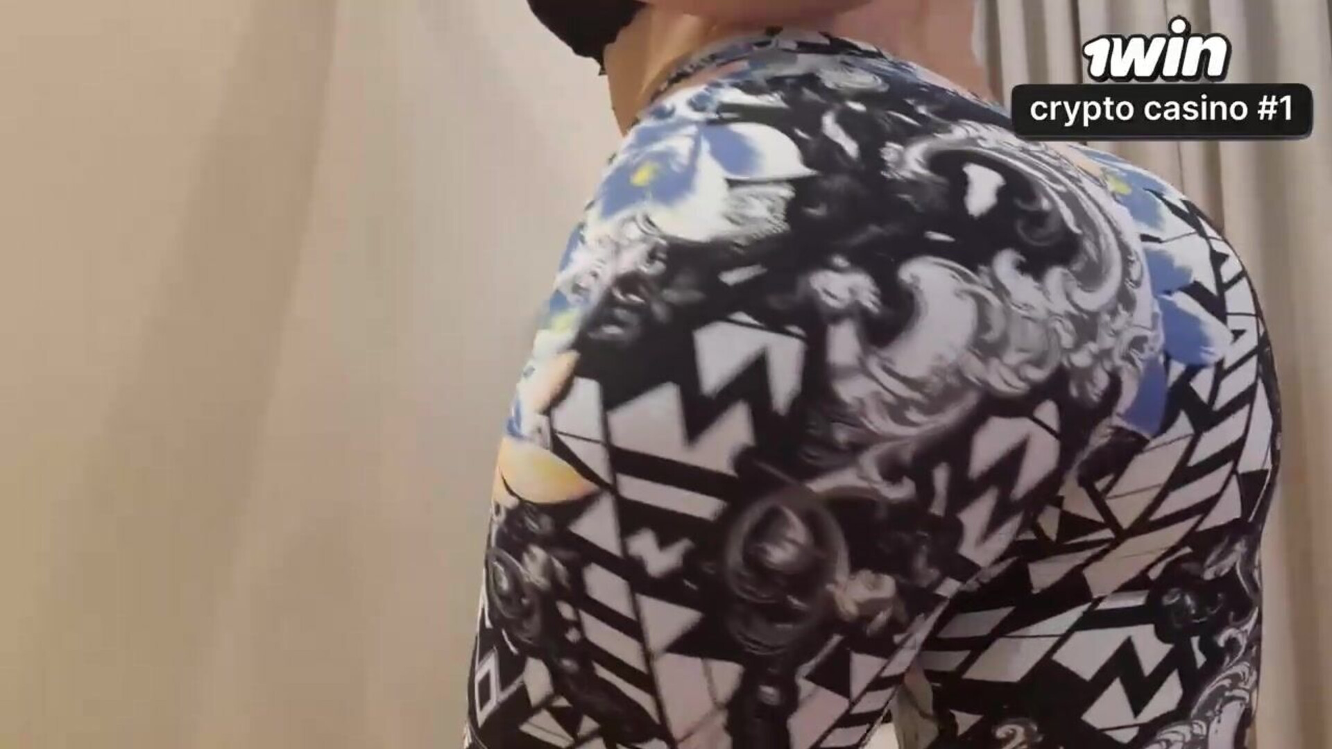 Rebolando na cadeira de academia e empinando o bumbum GG - kink - bunduda - gostosa shortinho - webcam - brasileiras - hardcore - latina milf - brazilian milf - bumbum gigante - mulher solo