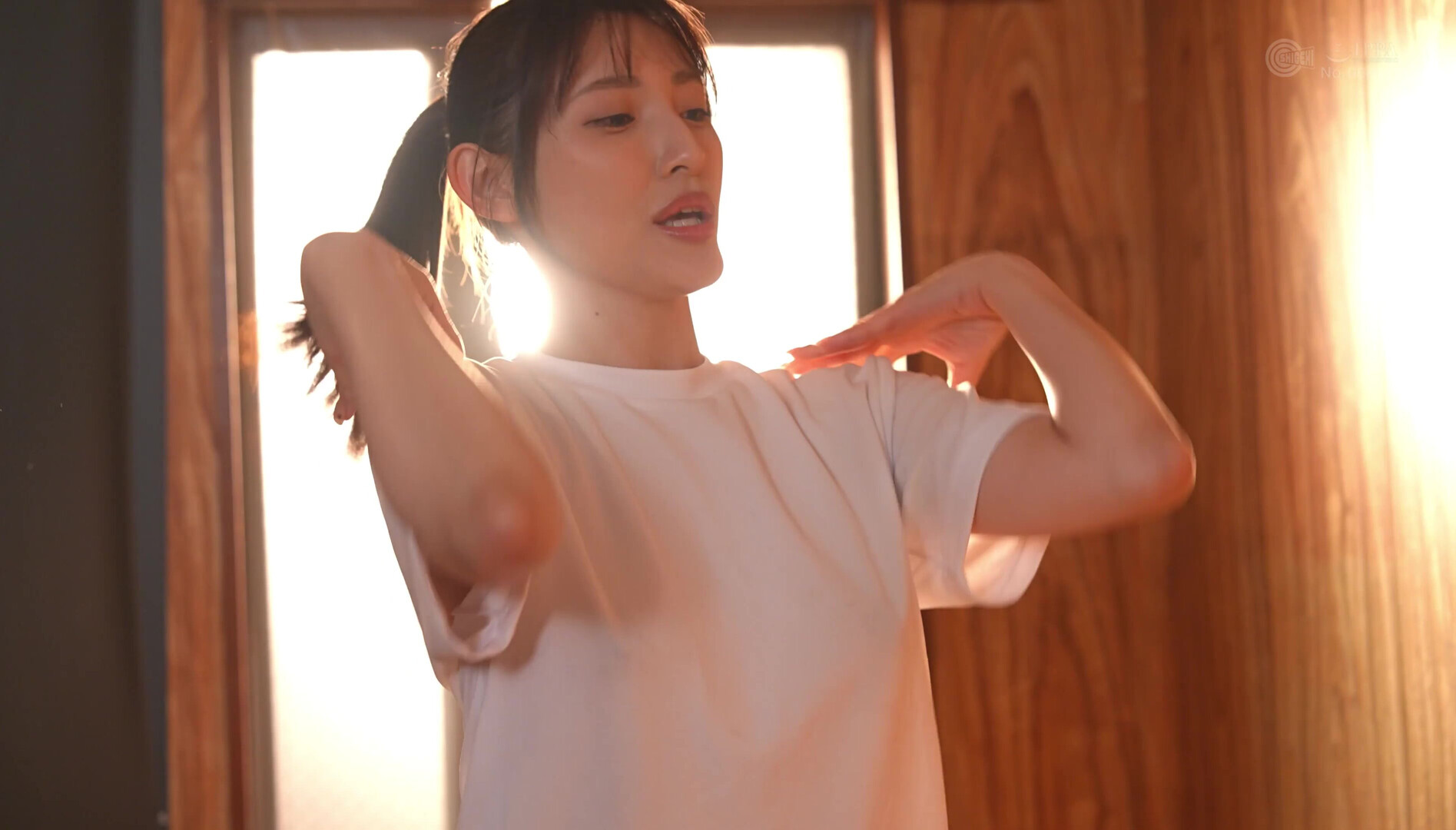 SG KI 028 “This Is My Aufguss!” A Female Sauna Therapist Calmly Holds A Towel Over He - babe