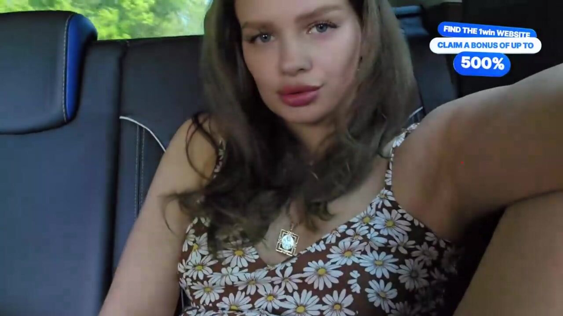Solo female fingering her pinkish cootchie in public, super hot and sexy! - sweet - public - girl masturbating - public masturbation - amateur - pink pussy - orgasme - hardcore - the clitoris - short dress