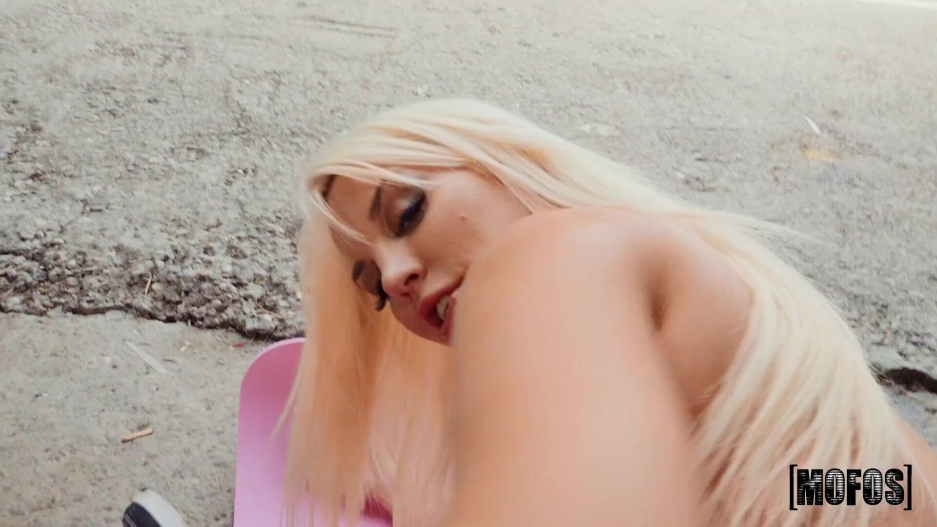 Blondie Fesser - phat - spanish - public