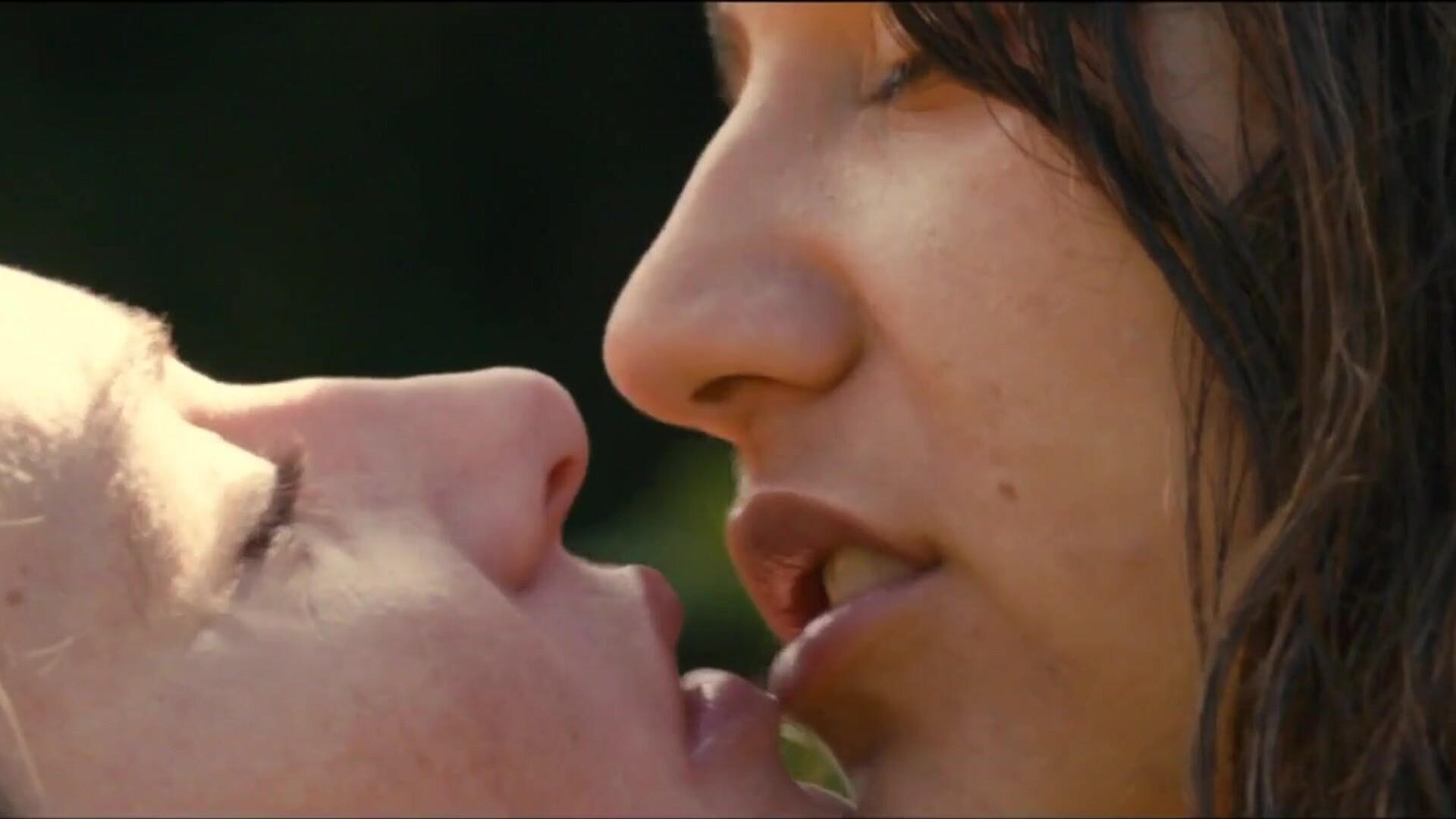 Cécile De France & Izia Higelin La belle saison (Summertime) (2015) - lesbian - big ass - small tits