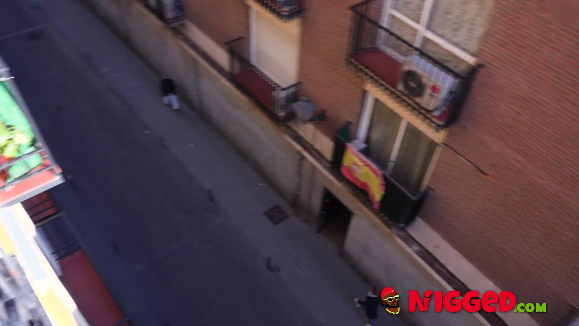Daniela Nerea De zorrear negros del barrio desde el balcón a tenerlos delante - latin - spanish - blowjob