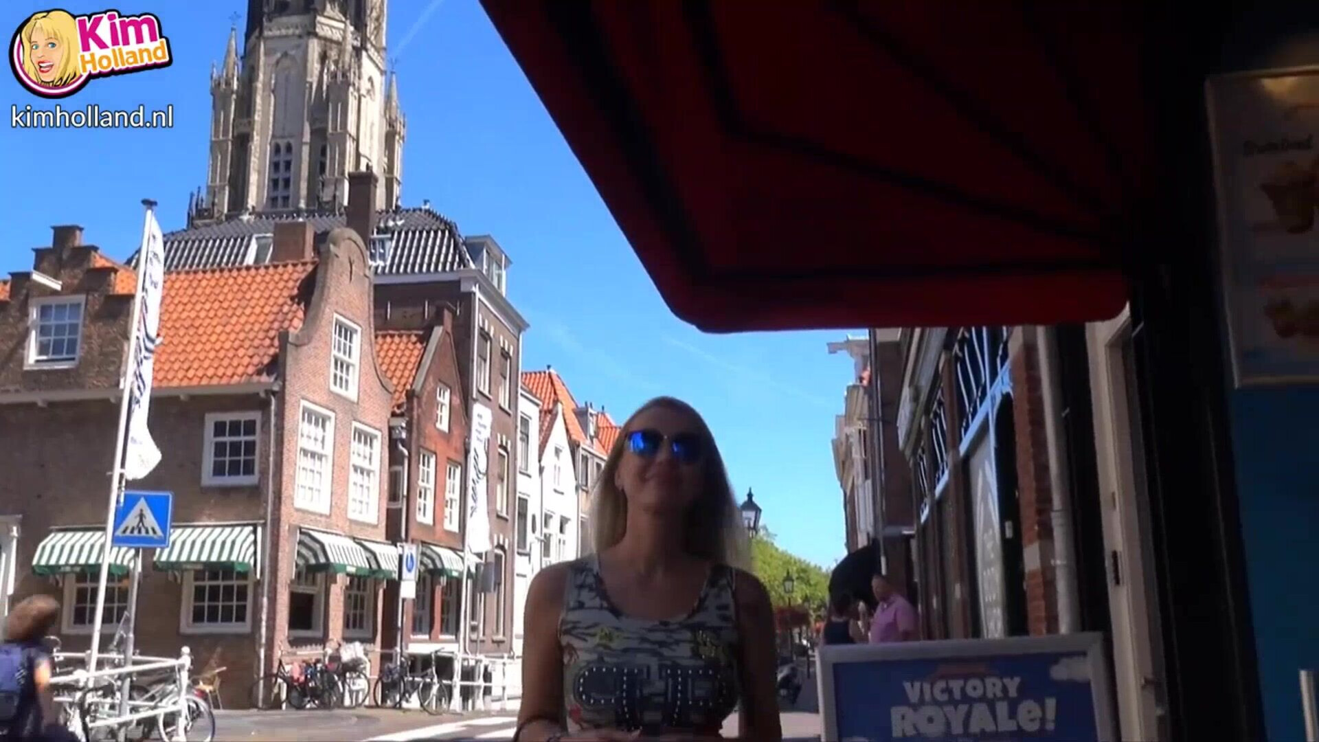 Gekke Petertje laat pornoster Elen Million sandwichen - gekke - petertje - laat - pornoster - elen - million - sandwichen