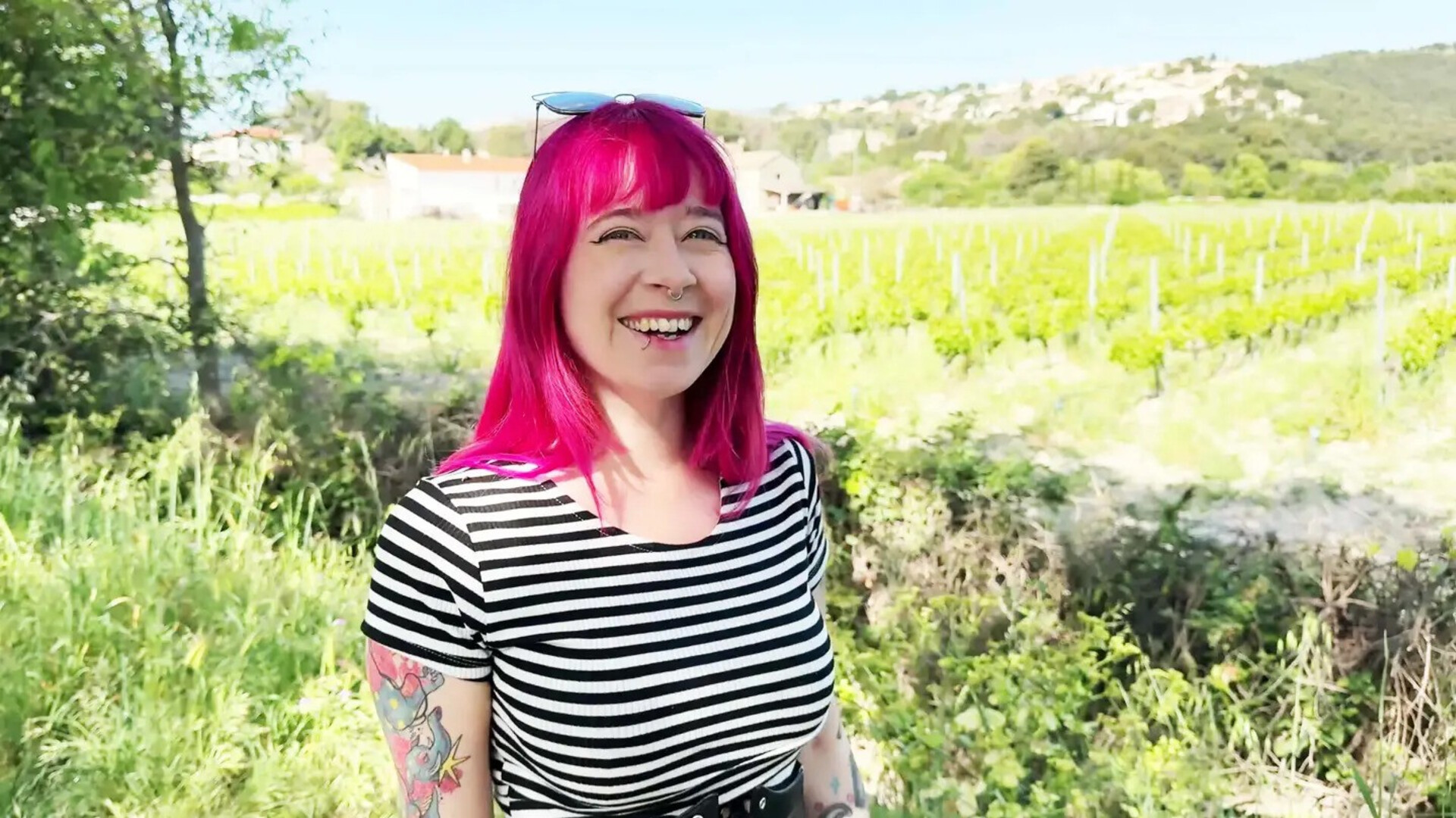 JacquieEtMichelTV 26 04 23 Bulma - jacquieetmicheltv - 26 - 04 - 23 - bulma