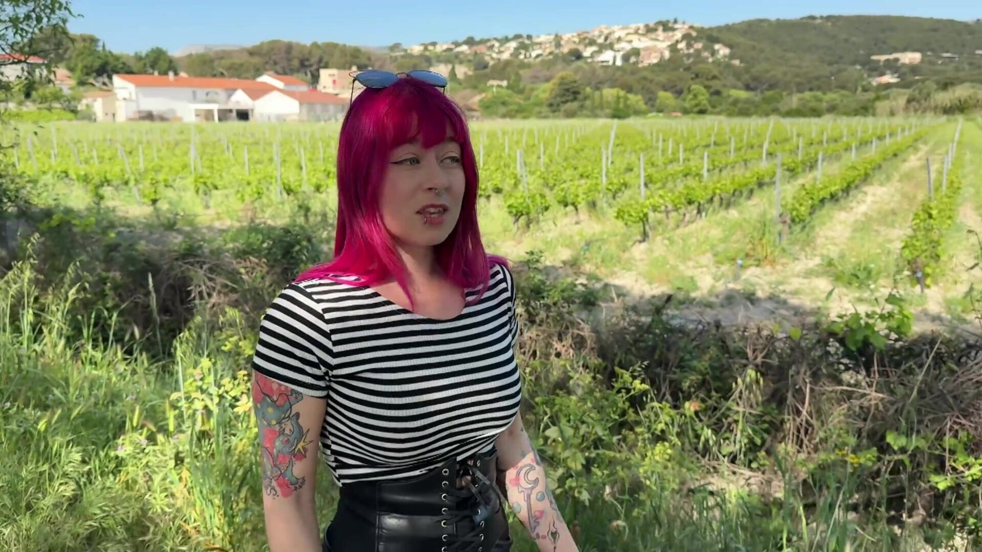 JacquieEtMichelTV 26 04 23 Bulma - jacquieetmicheltv - 26 - 04 - 23 - bulma