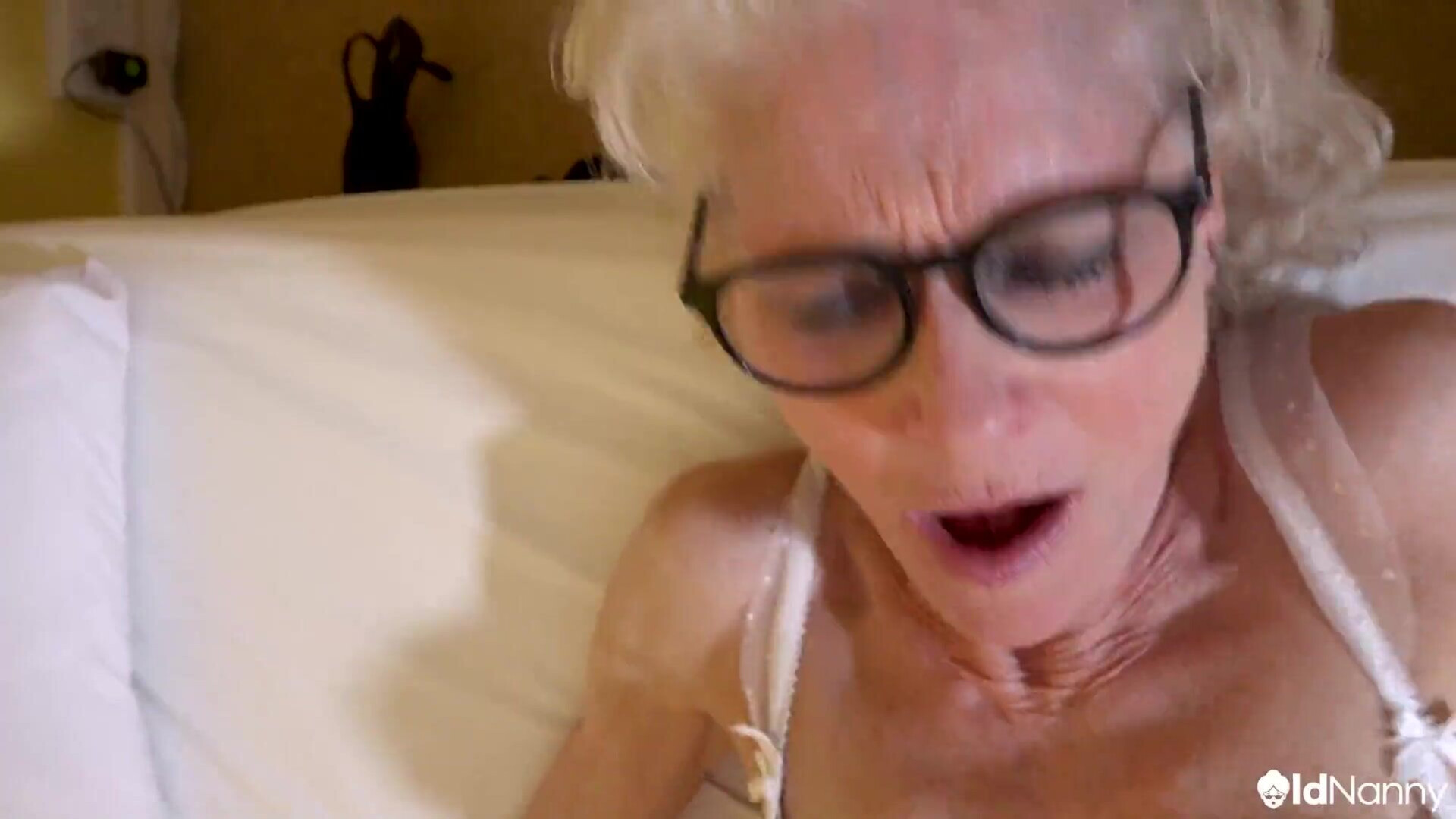 Jacy Young lodger fucks his old landlady 2 - milf - big ass - blowjob